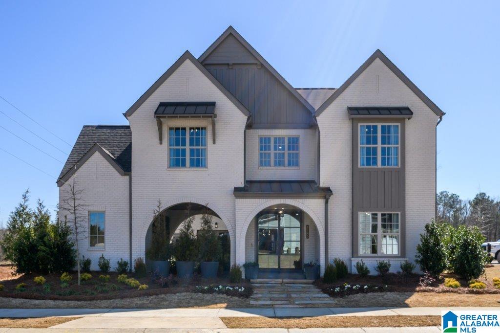 4554 LYNTON DRIVE