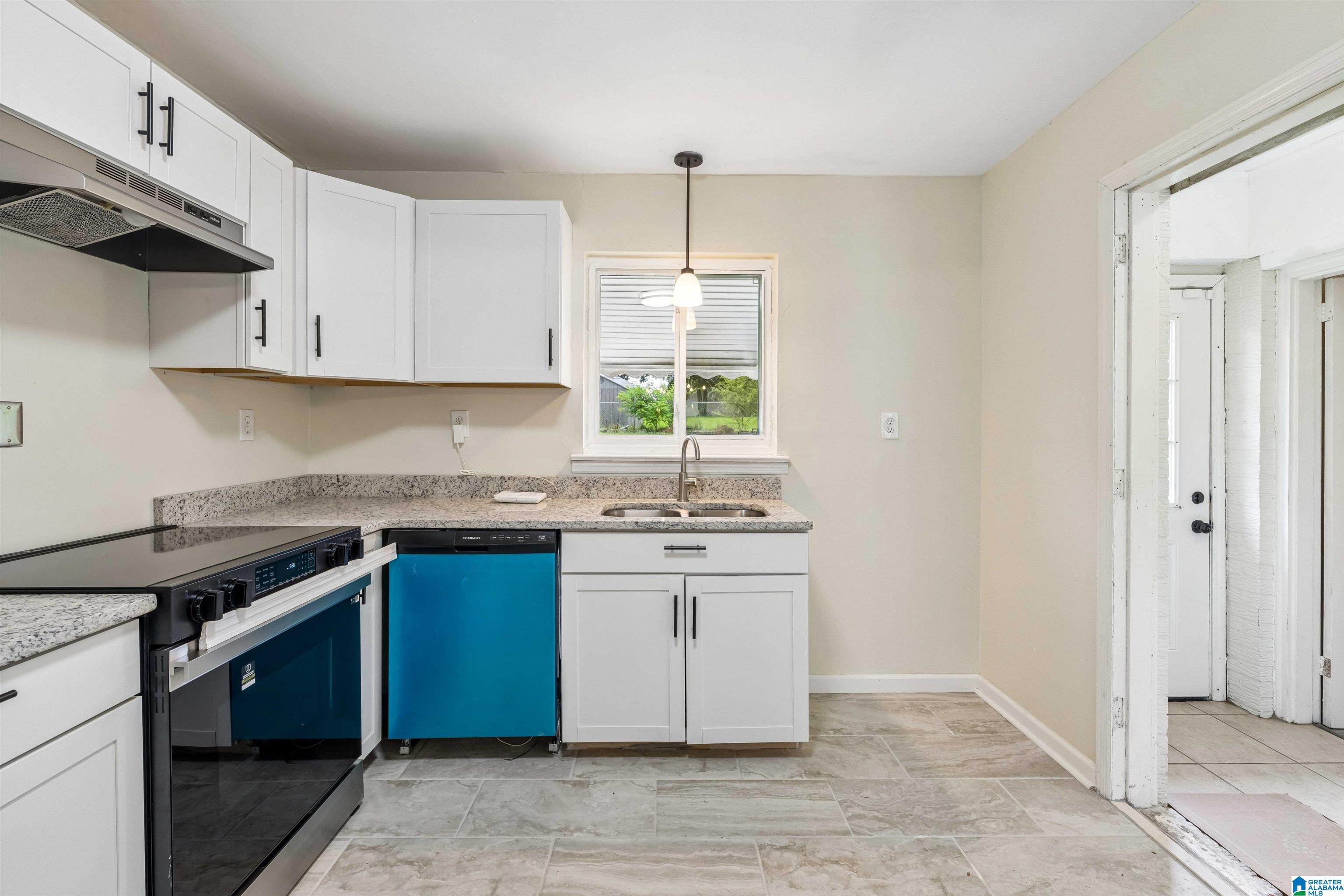 3rd image of 212 Pleasant Grove Road, Pleasant Grove, AL 35127 | MLS# 21460377