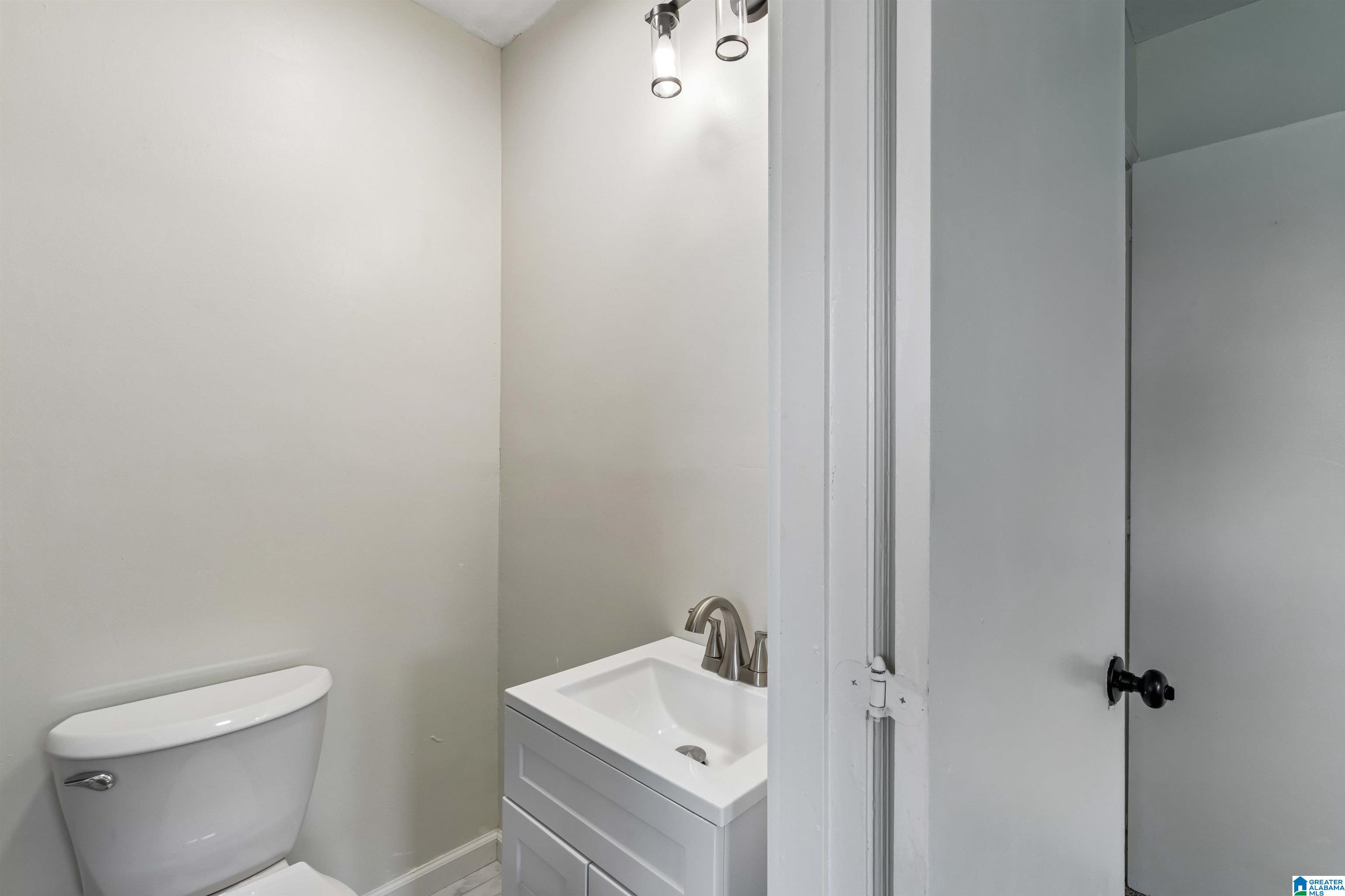 Photo 4 of Single family home for sale at 212 Pleasant Grv Rd, Pleasant Grove, AL 35127 | MLS# 21460377 | Listing updated on 2026-09-02