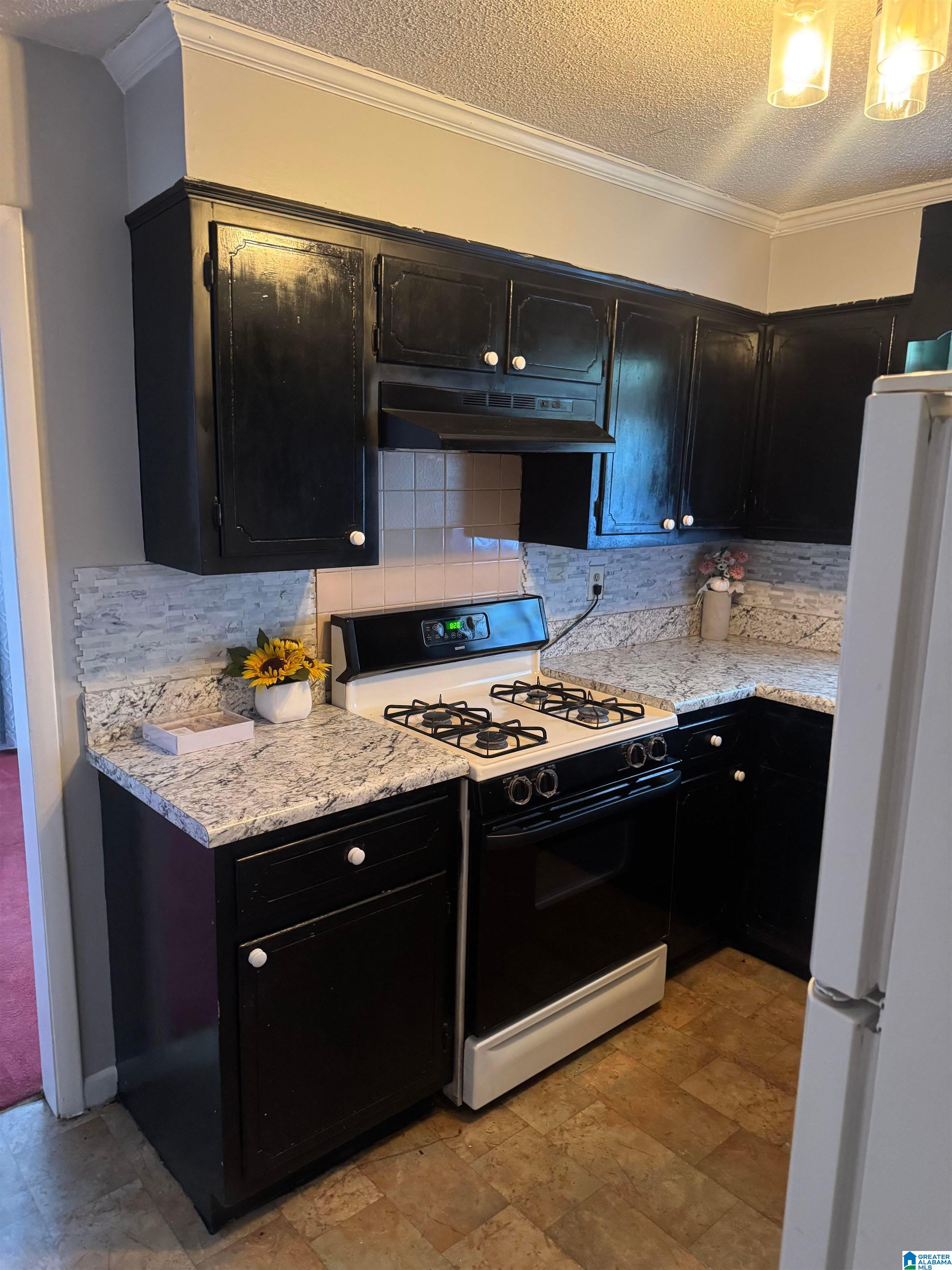Photo 4 of Single family home for sale at 3824 Ellis Ave SW, Birmingham, AL 35221 | MLS# 21460417 | Listing updated on 2026-07-29