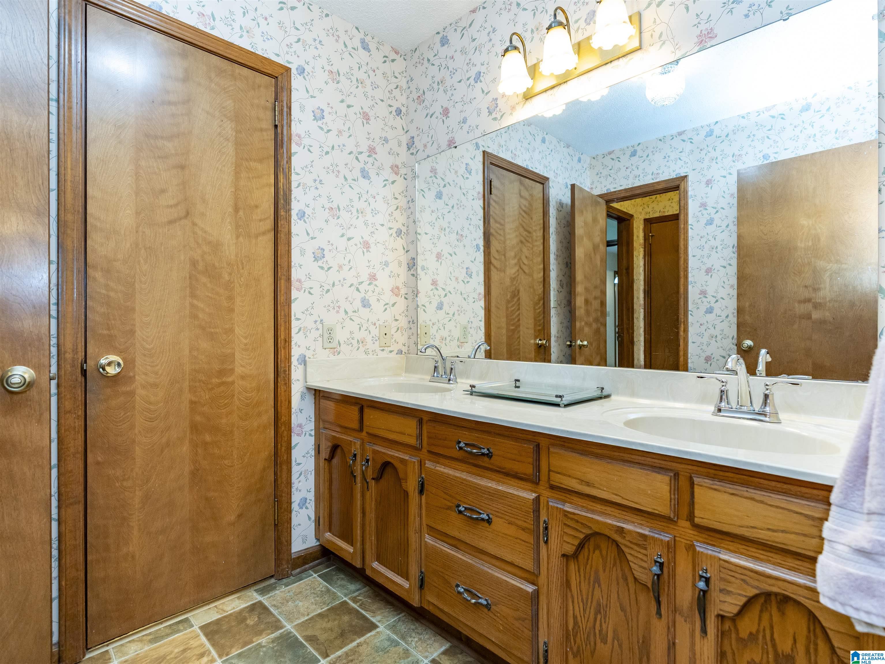 Photo 3 of Single family home for sale at 226 Highland Dr, Bessemer, AL 35023 | MLS# 21460435 | Listing updated on 2026-08-17