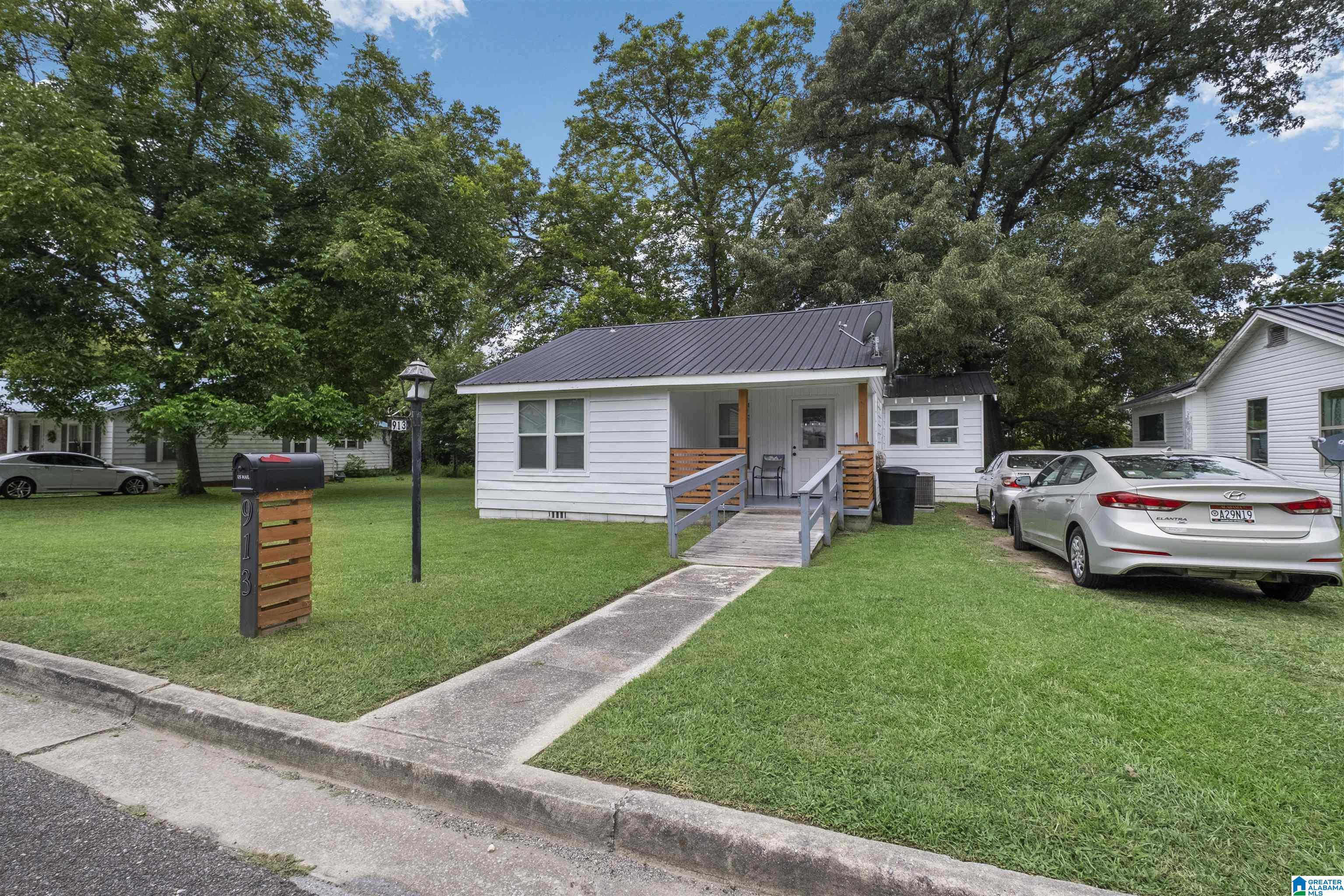 2nd image of 913 Virginia Avenue, Gadsden, AL 35903 | MLS# 21460436