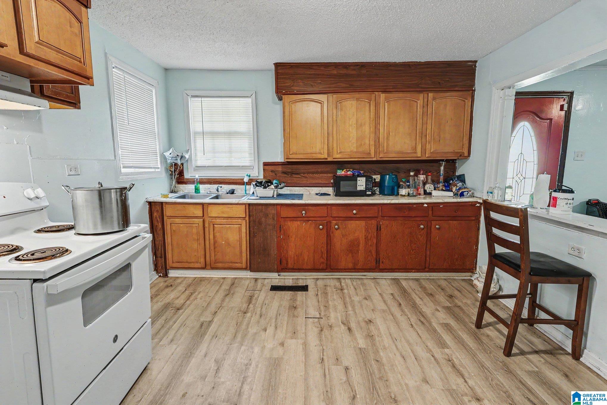 Photo 4 of Single family home for sale at 1120 Oak St, Birmingham, AL 35228 | MLS# 21460479 | Listing updated on 2026-07-31