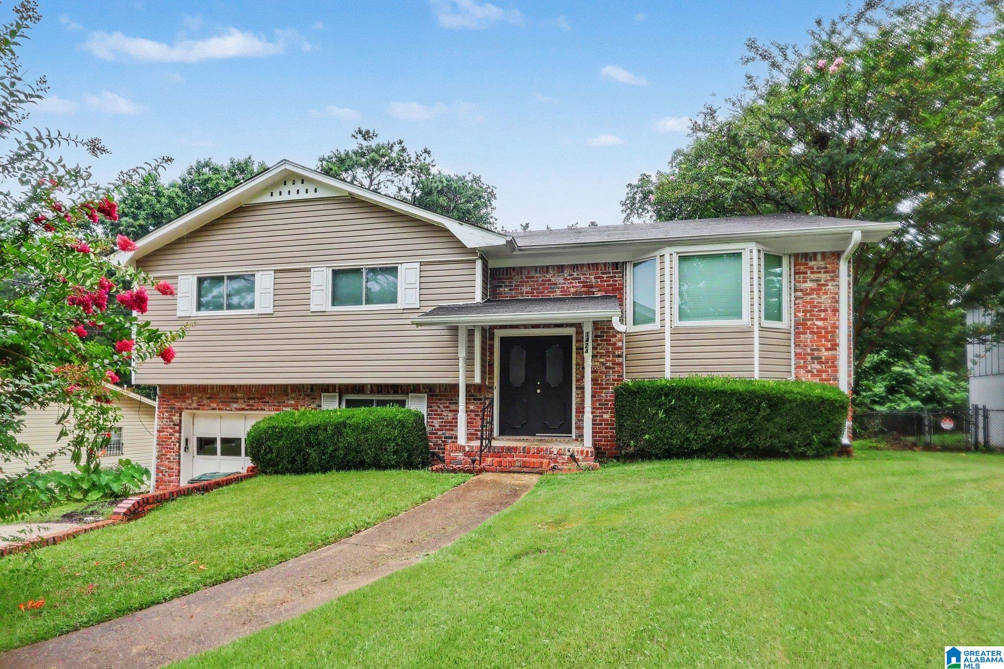 Photo 1 of Single family home for sale at 1424 Highpoint Ter, Birmingham, AL 35235 | MLS# 21460489 | Listing updated on 2026-08-27