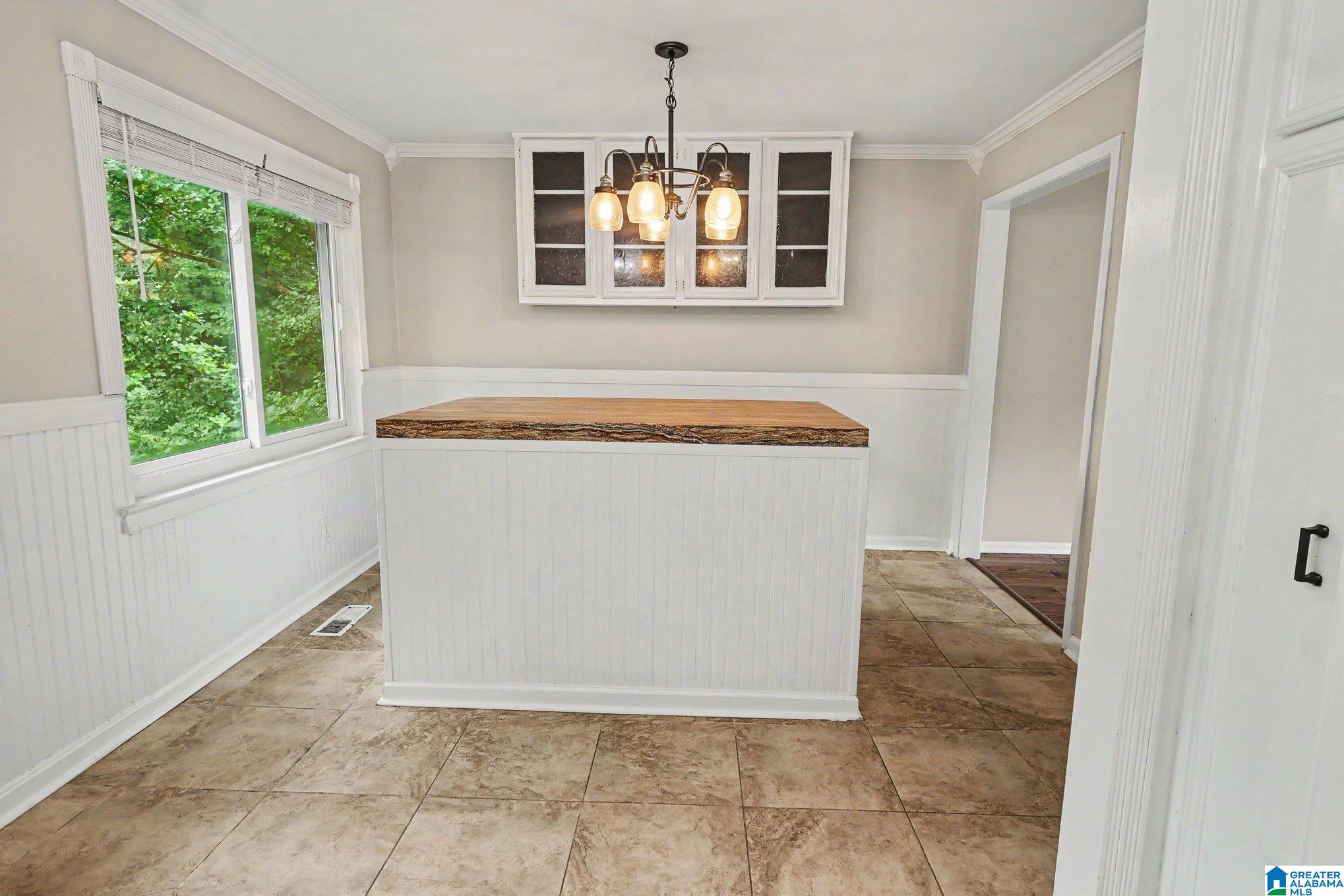 Photo 4 of Single family home for sale at 1424 Highpoint Ter, Birmingham, AL 35235 | MLS# 21460489 | Listing updated on 2026-08-27