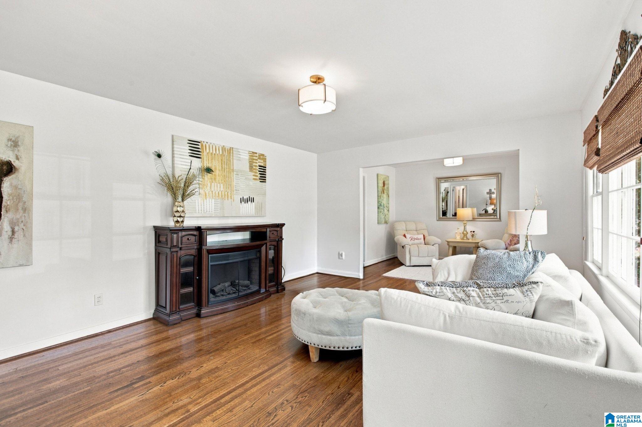 4th image of 2625 Southview Pl, Vestavia Hills, AL 35216 | MLS# 21460502