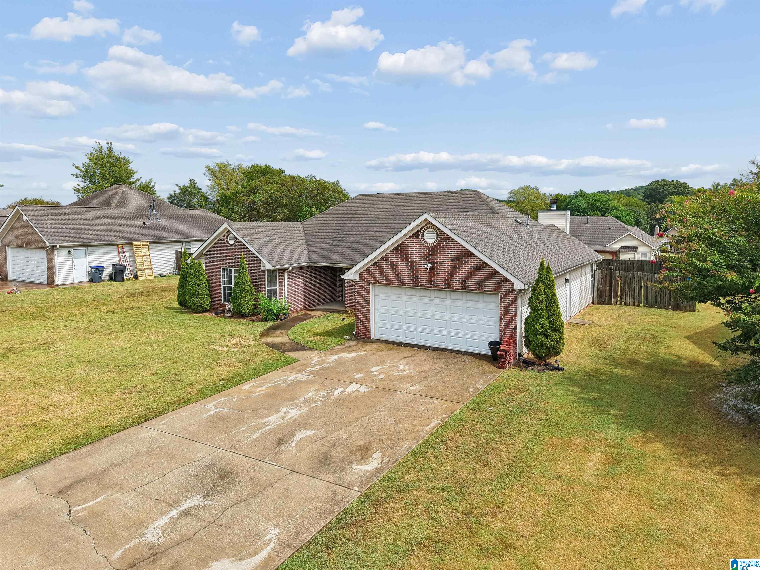 Photo 2 of Single family home for sale at 179 Stonehaven Dr, Pelham, AL 35124 | MLS# 21460524 | Listing updated on 2026-09-22