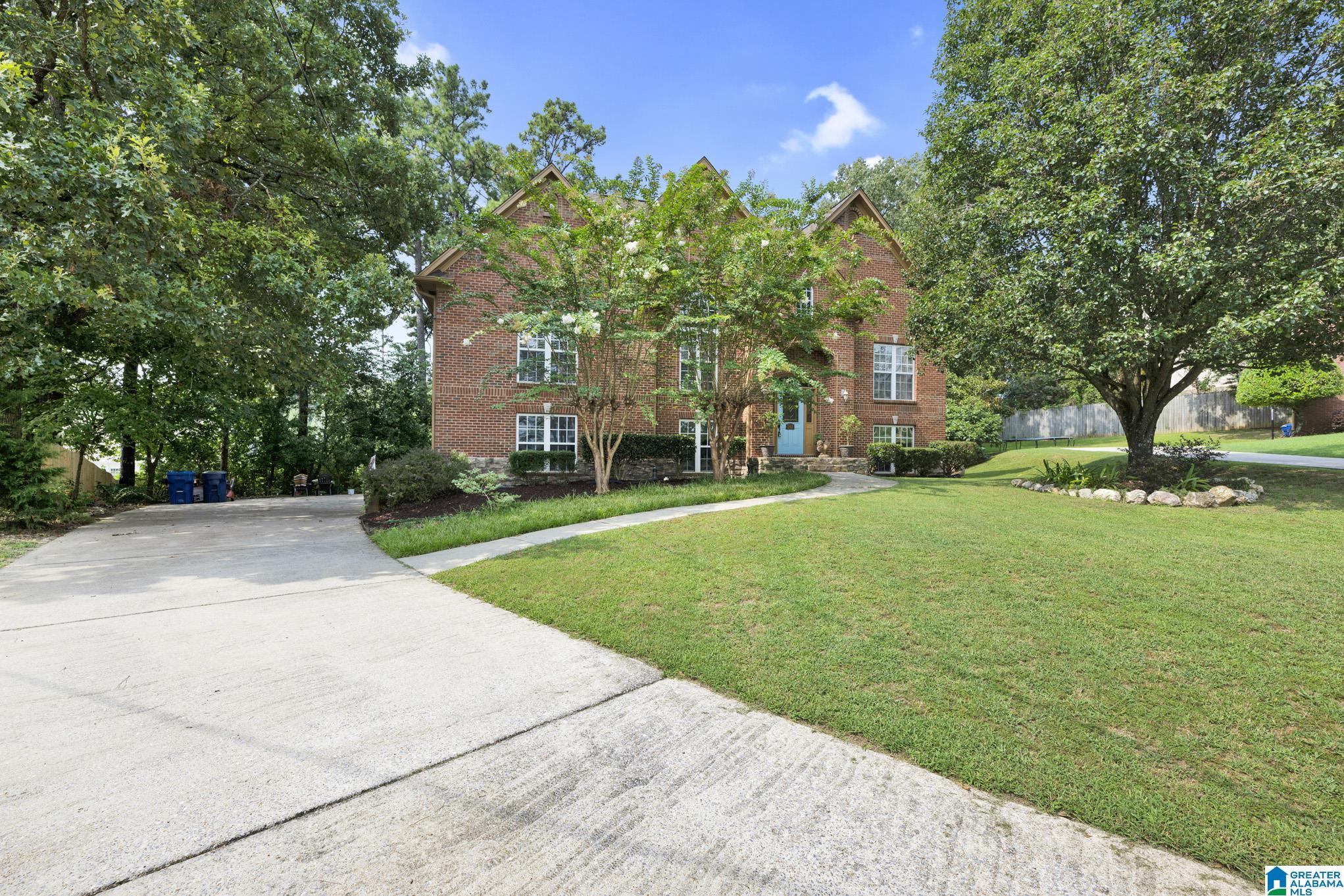 3rd image of 288 Kentwood Dr, Alabaster, AL 35007 | MLS# 21460527