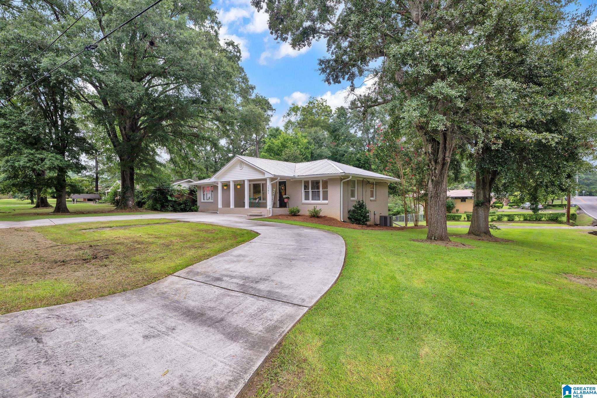 3rd image of 1301 Colonial Avenue, Gardendale, AL 35071 | MLS# 21460537