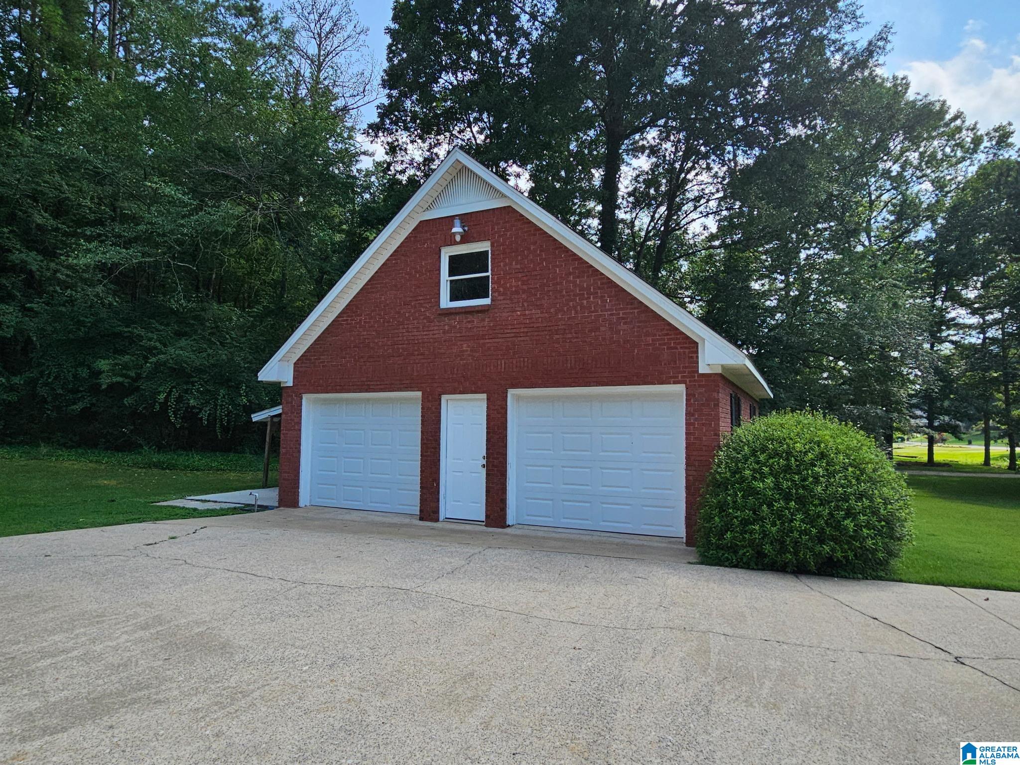3rd image of 6123 Steeplechase Dr, Pinson, AL 35126 | MLS# 21460569