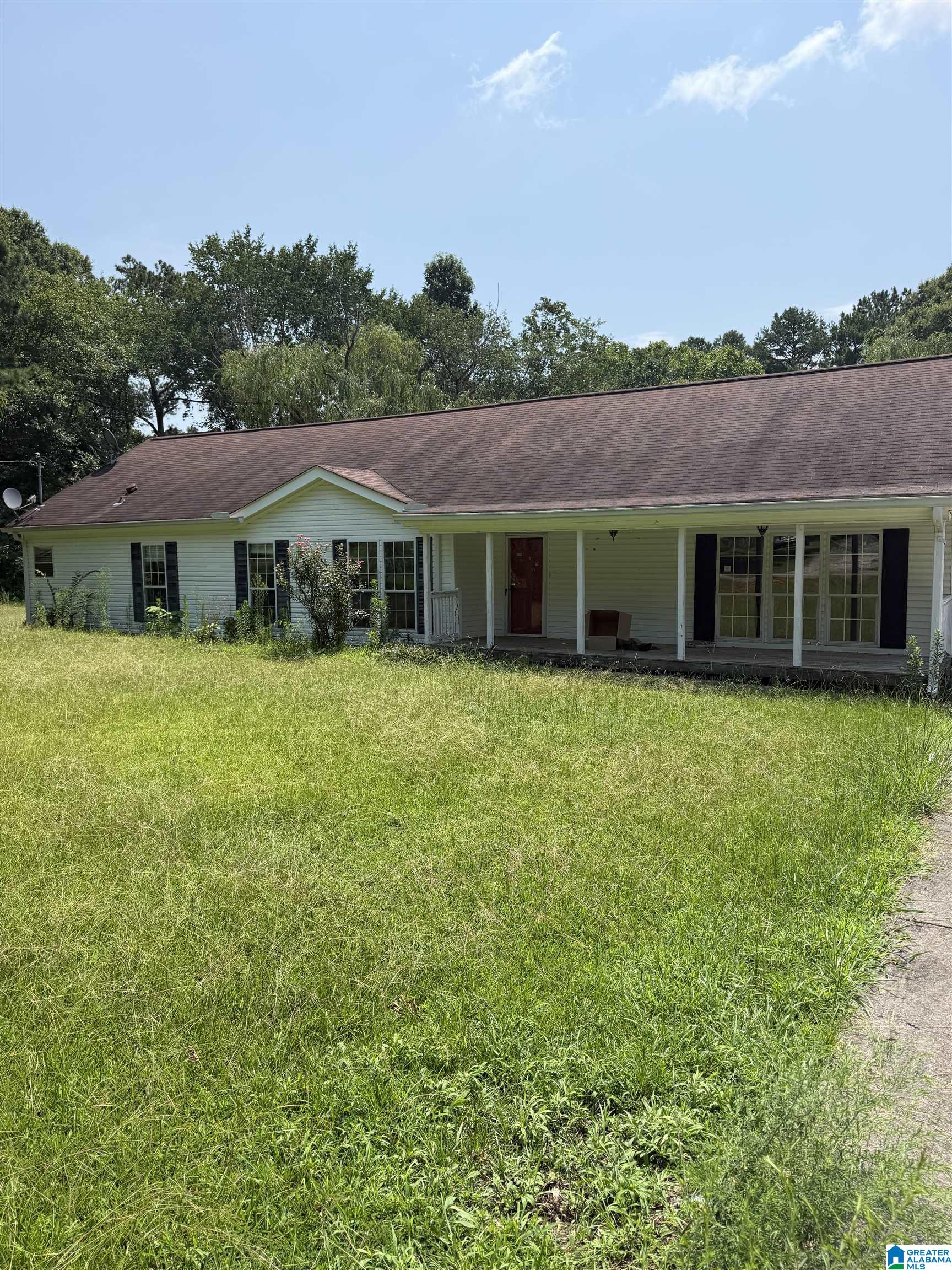 3rd image of 215 Tidwell Dr, Oneonta, AL 35121 | MLS# 21460647