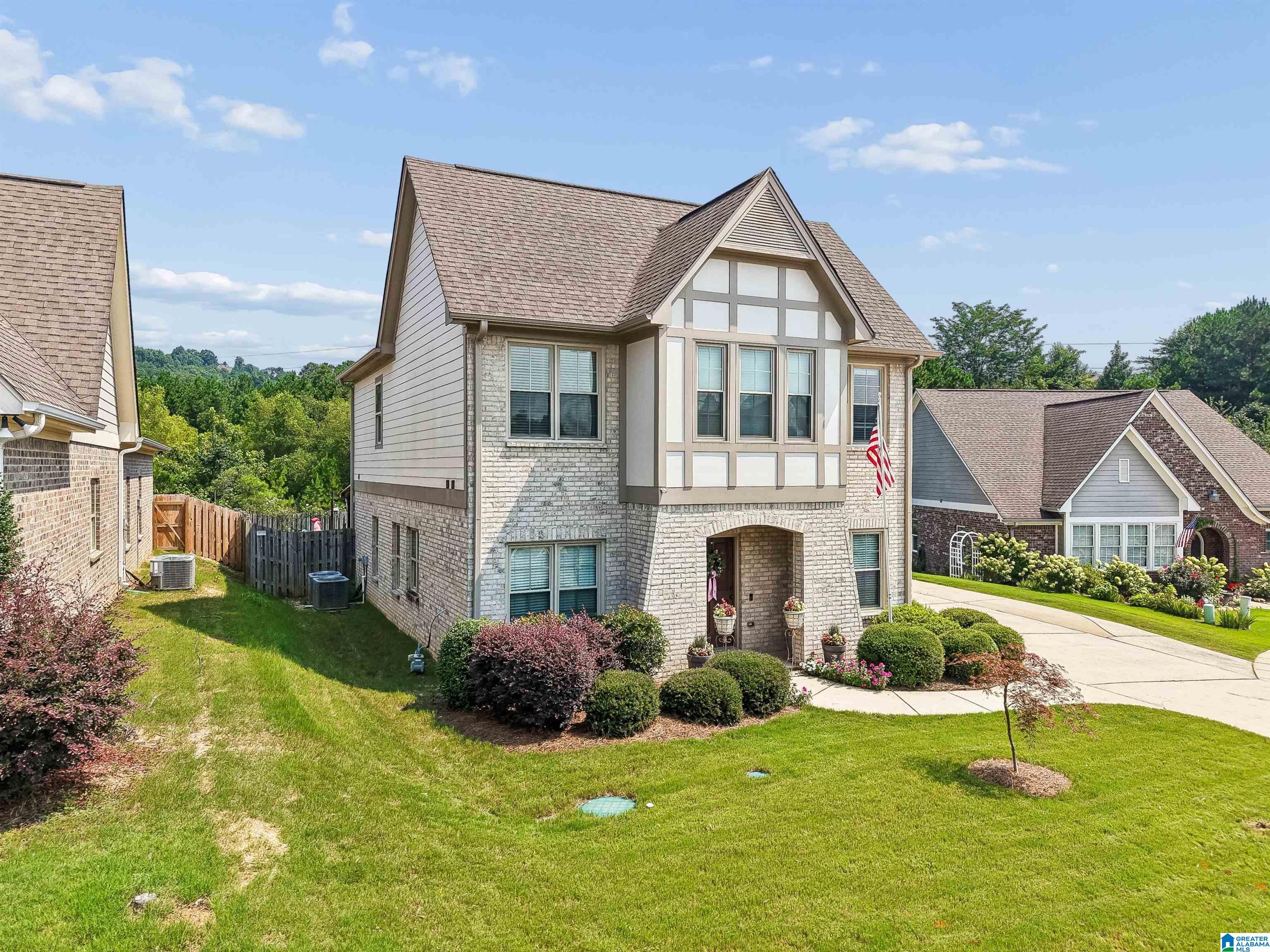 Photo 1 of Single family home for sale at 6650 Woodmere Xing, Leeds, AL 35094 | MLS# 21460698 | Listing updated on 2026-09-13
