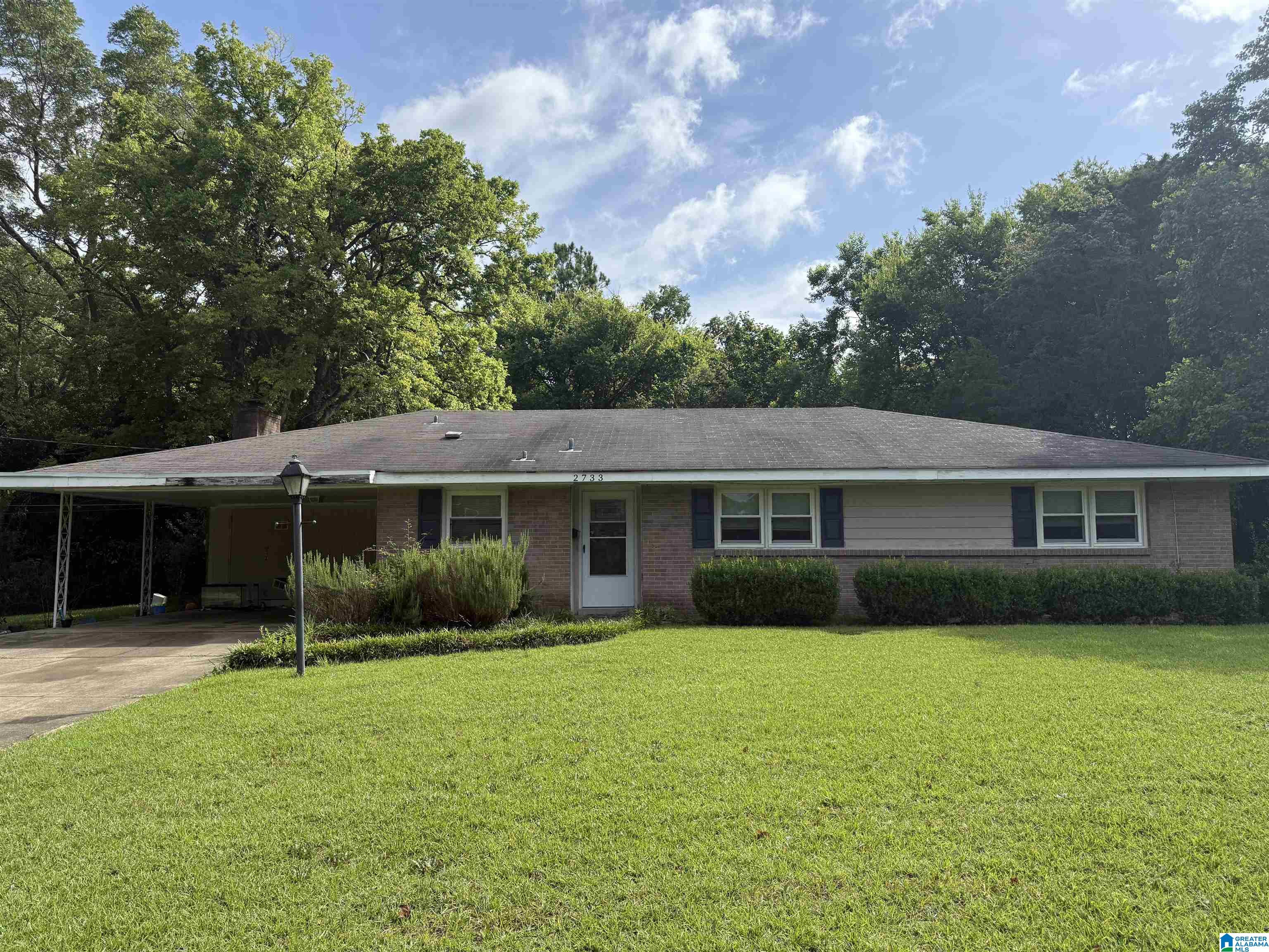Photo 2 of Single family home for sale at 2733 Hermitage Dr, Montgomery, AL 36111 | MLS# 21460709 | Listing updated on 2026-09-10