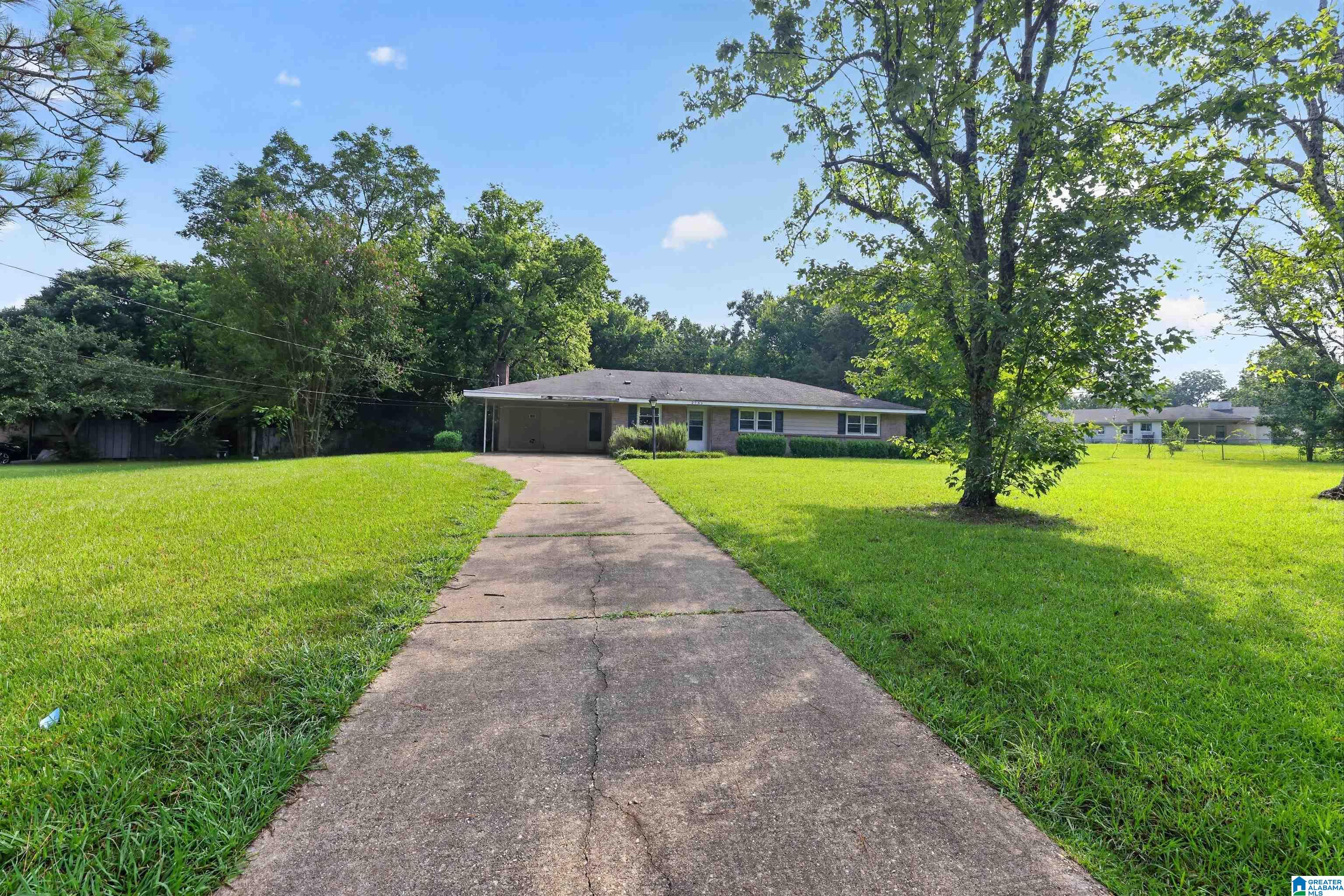 Photo 3 of Single family home for sale at 2733 Hermitage Dr, Montgomery, AL 36111 | MLS# 21460709 | Listing updated on 2026-09-10