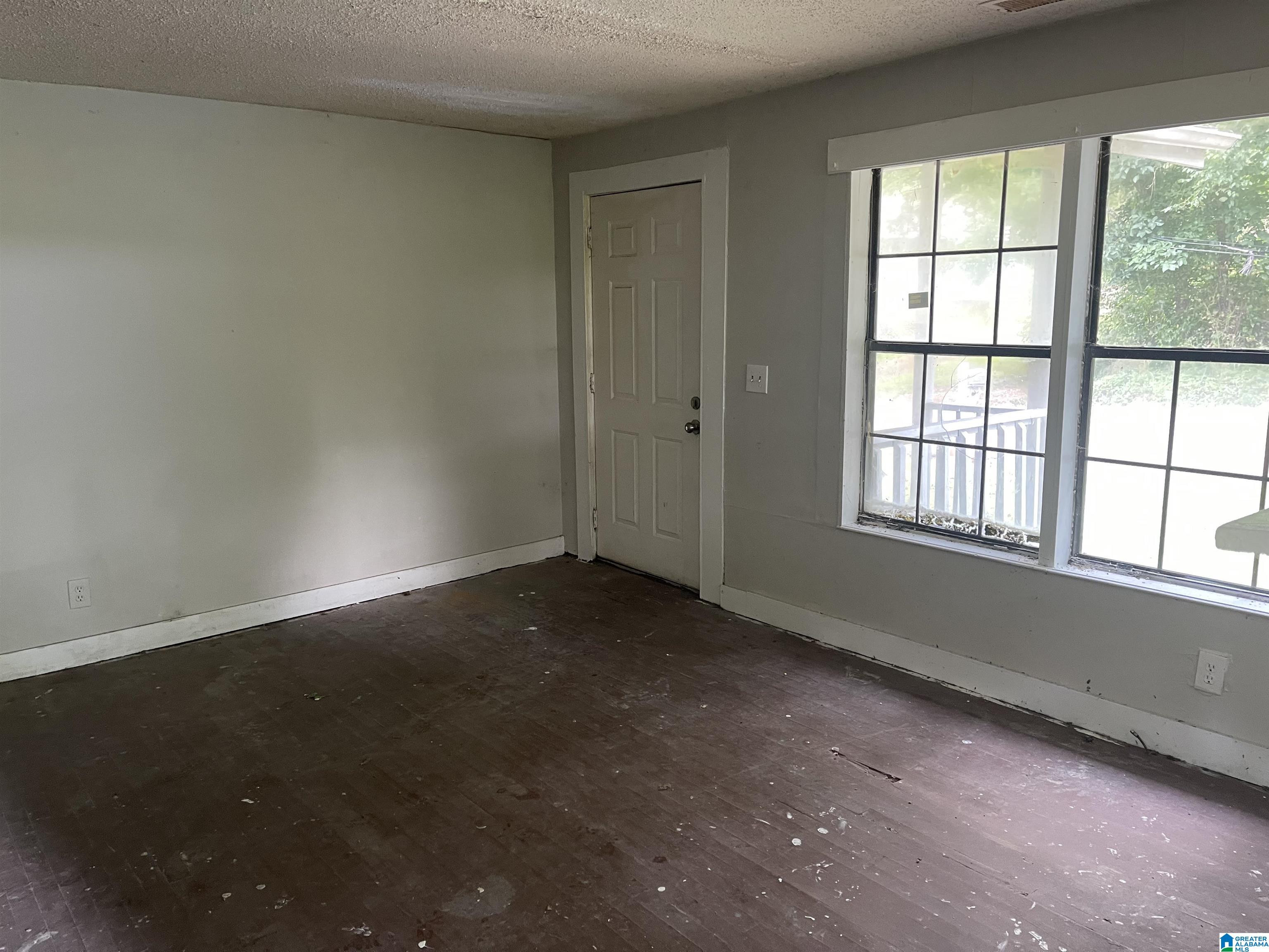 Photo 4 of Single family home for sale at 1202 15th Street, Birmingham, AL 35228 | MLS# 21460757 | Listing updated on 2026-08-28