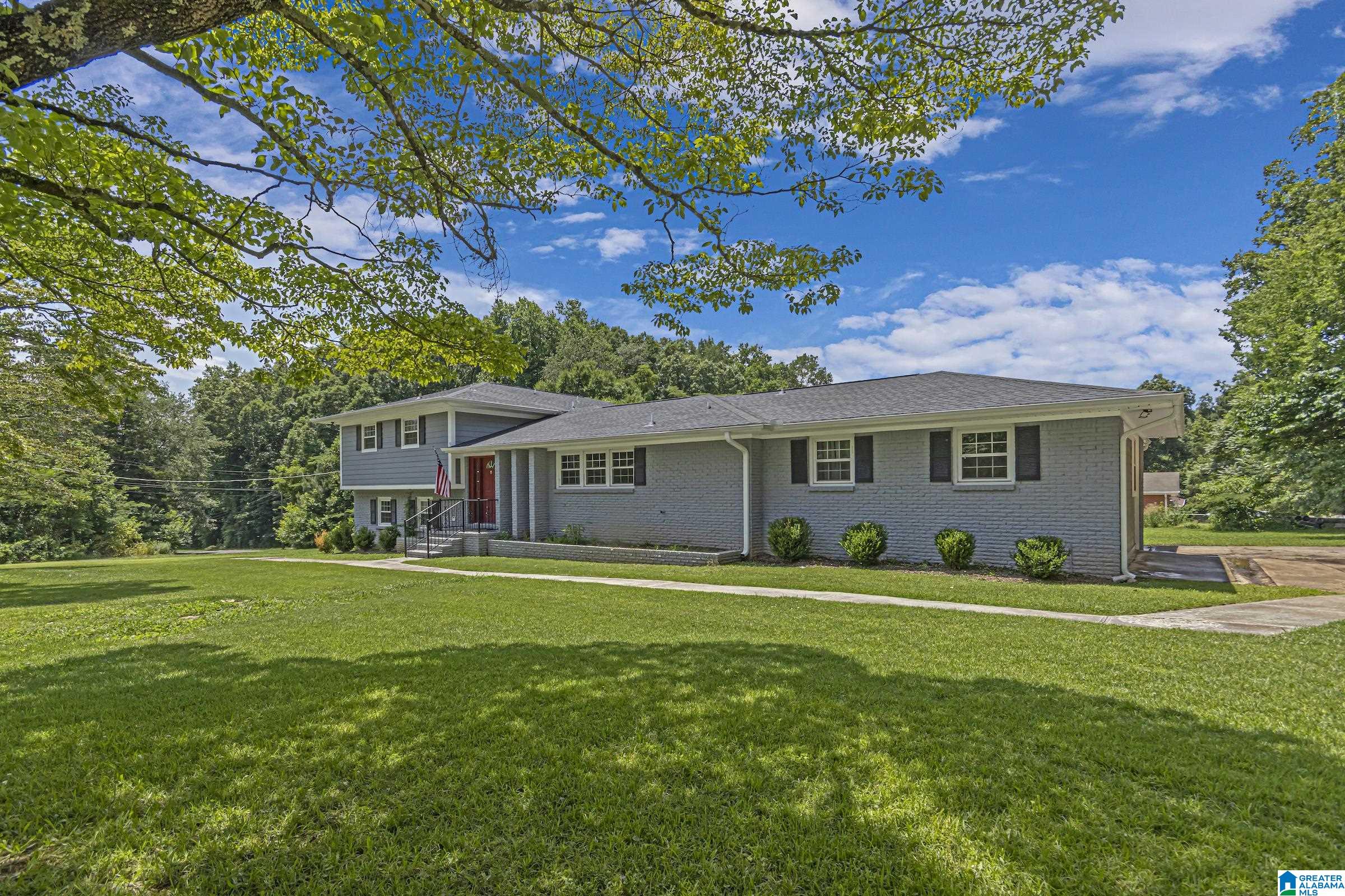 3rd image of 1820 Bethany Lane Nw, Huntsville, AL 35806 | MLS# 21460758