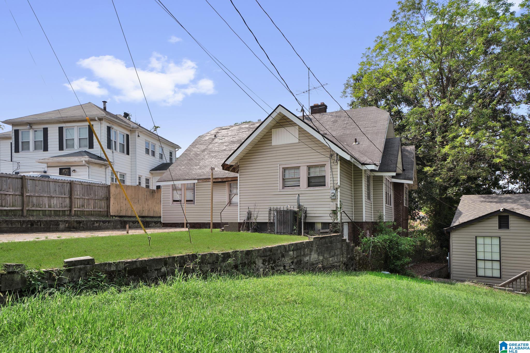 3rd image of 825 Valley Road Pl, Birmingham, AL 35208 | MLS# 21460769