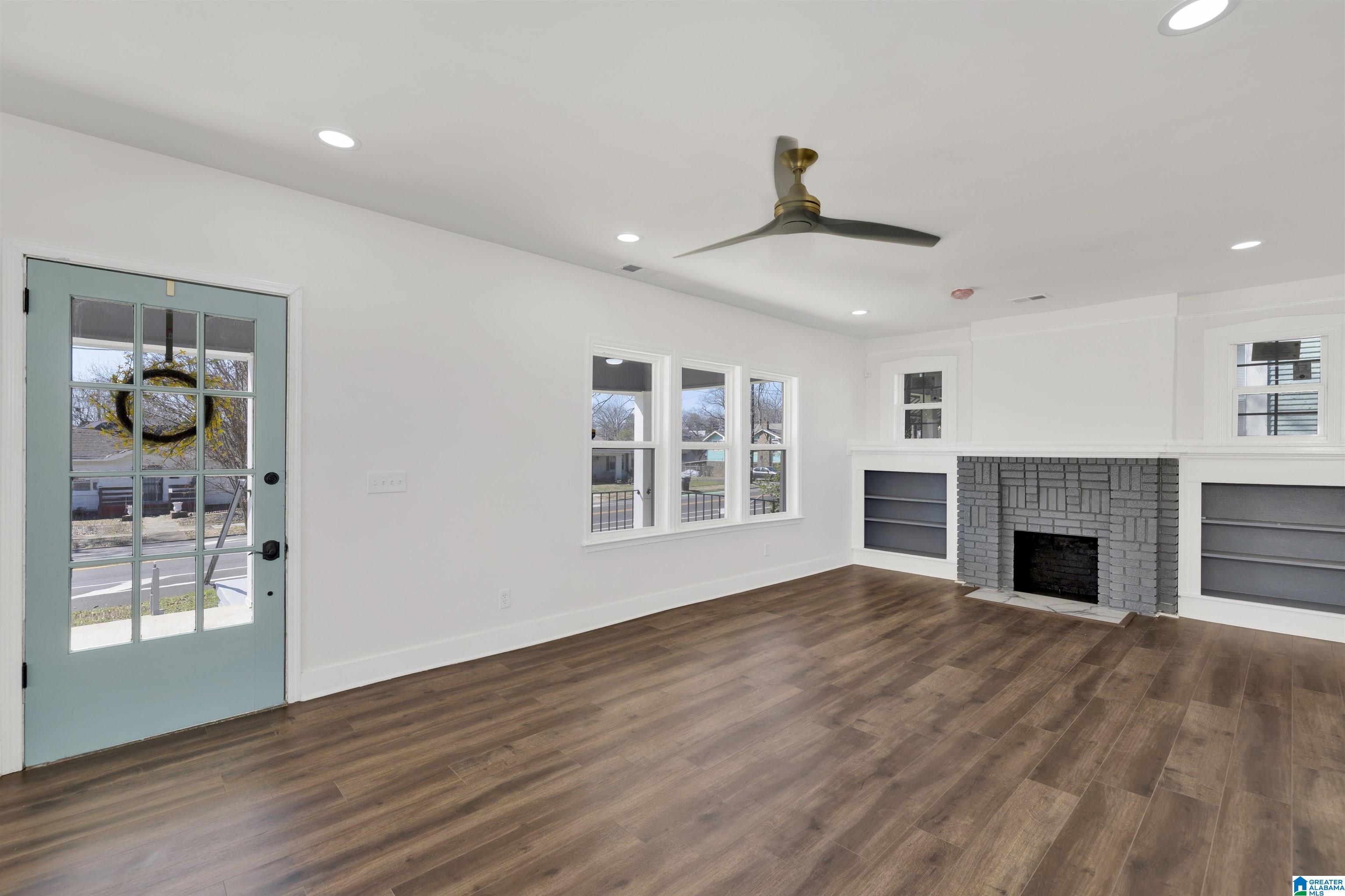 Photo 3 of Single family home for sale at 1020 Graymont Ave W, Birmingham, AL 35204 | MLS# 21460785 | Listing updated on 2026-08-01