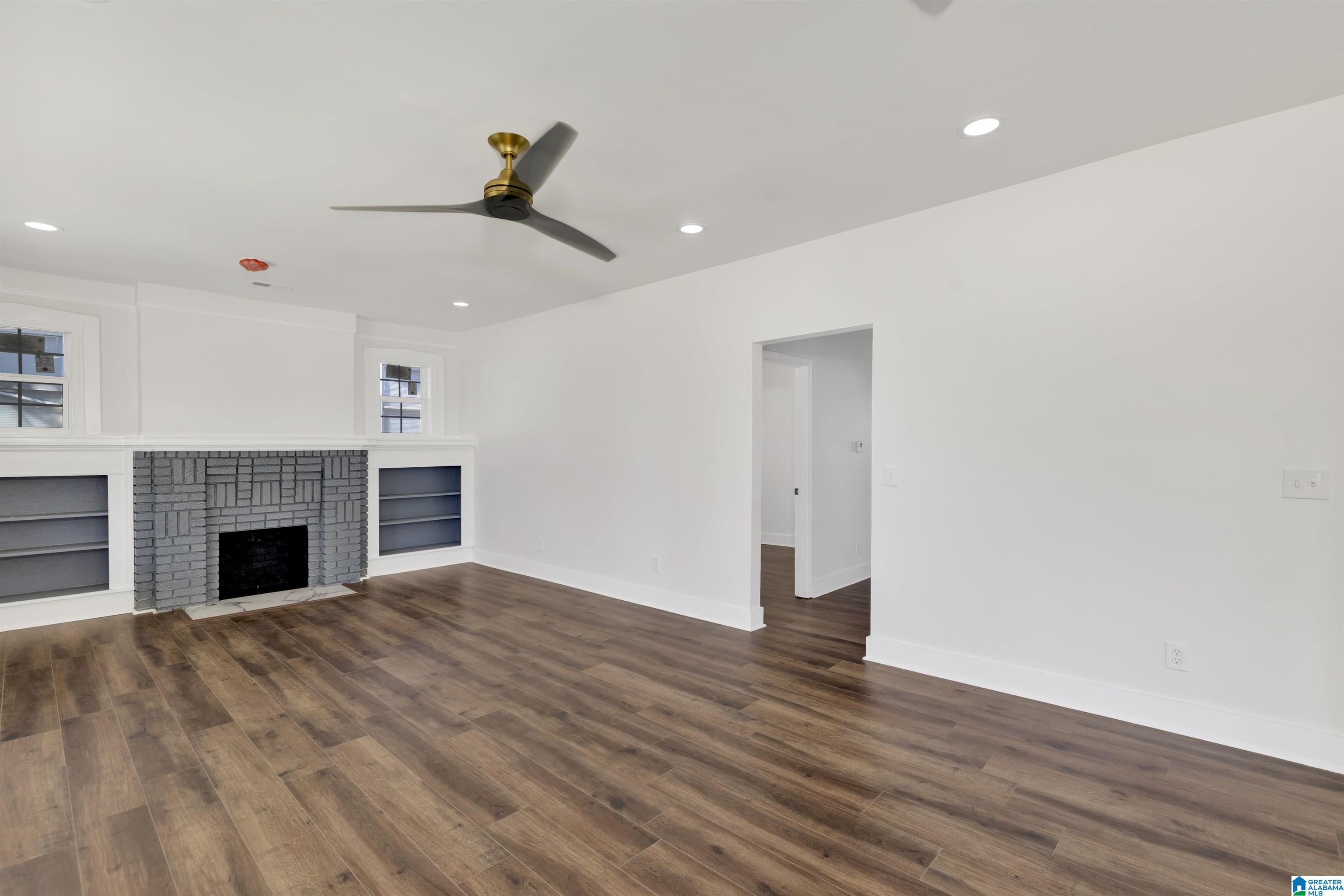 Photo 3 of Single family home for sale at 1020 Graymont Ave W, Birmingham, AL 35204 | MLS# 21460785 | Listing updated on 2026-08-01