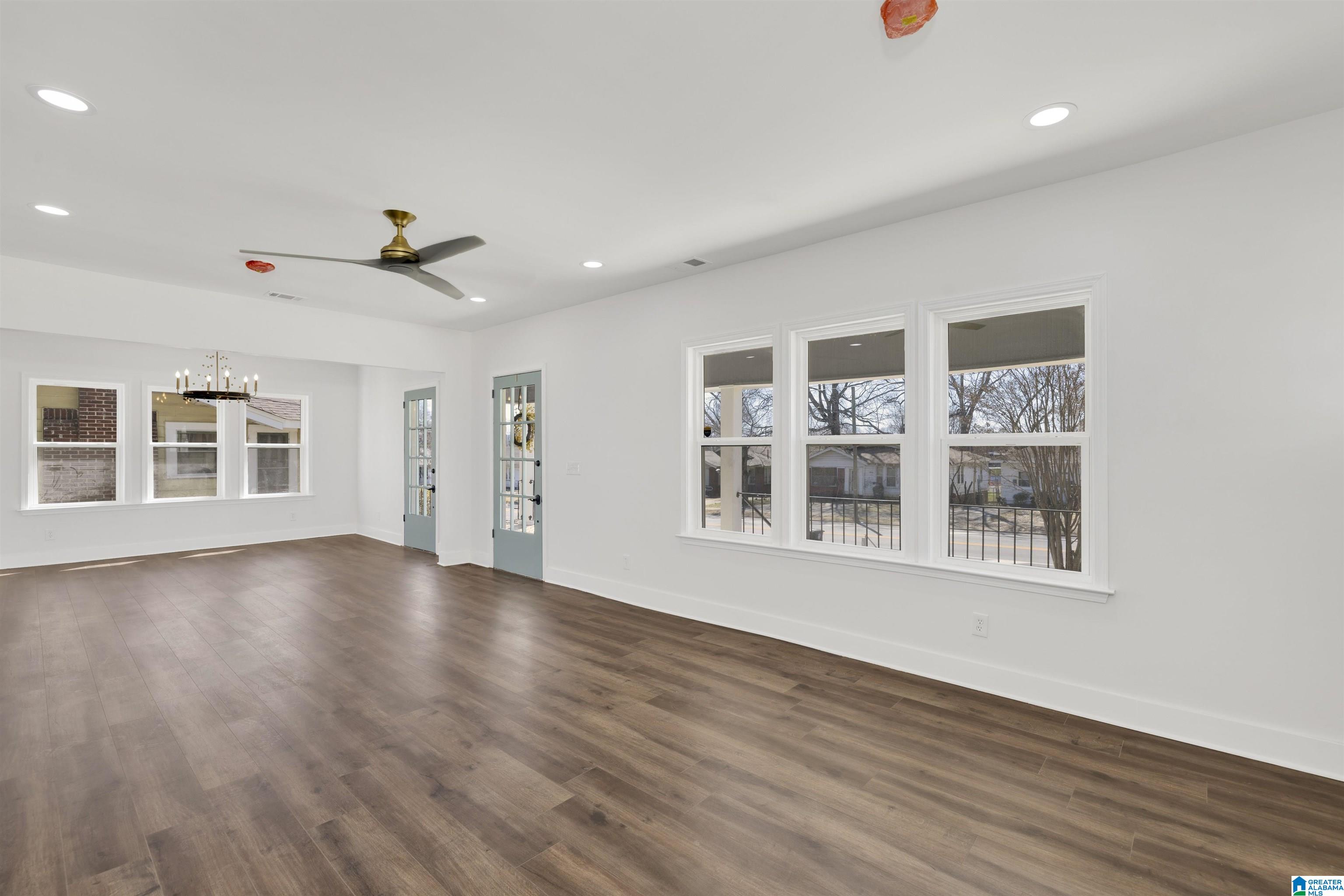 Photo 4 of Single family home for sale at 1020 Graymont Ave W, Birmingham, AL 35204 | MLS# 21460785 | Listing updated on 2026-08-01