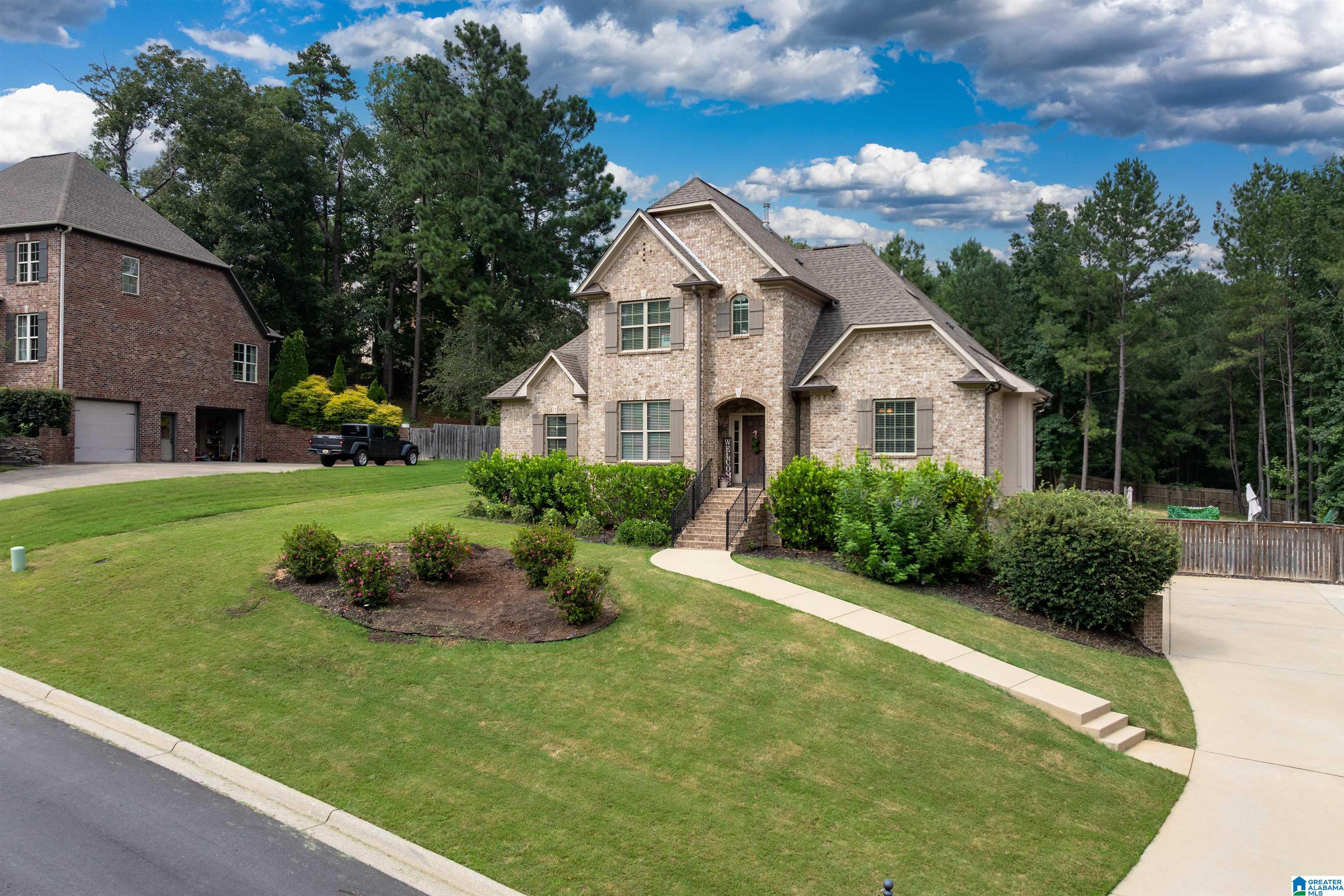 Photo 3 of Sale Pending at 112 Willow Branch Ln, Chelsea, AL 35043 | MLS# 21460811 | Listing updated on 2026-09-04