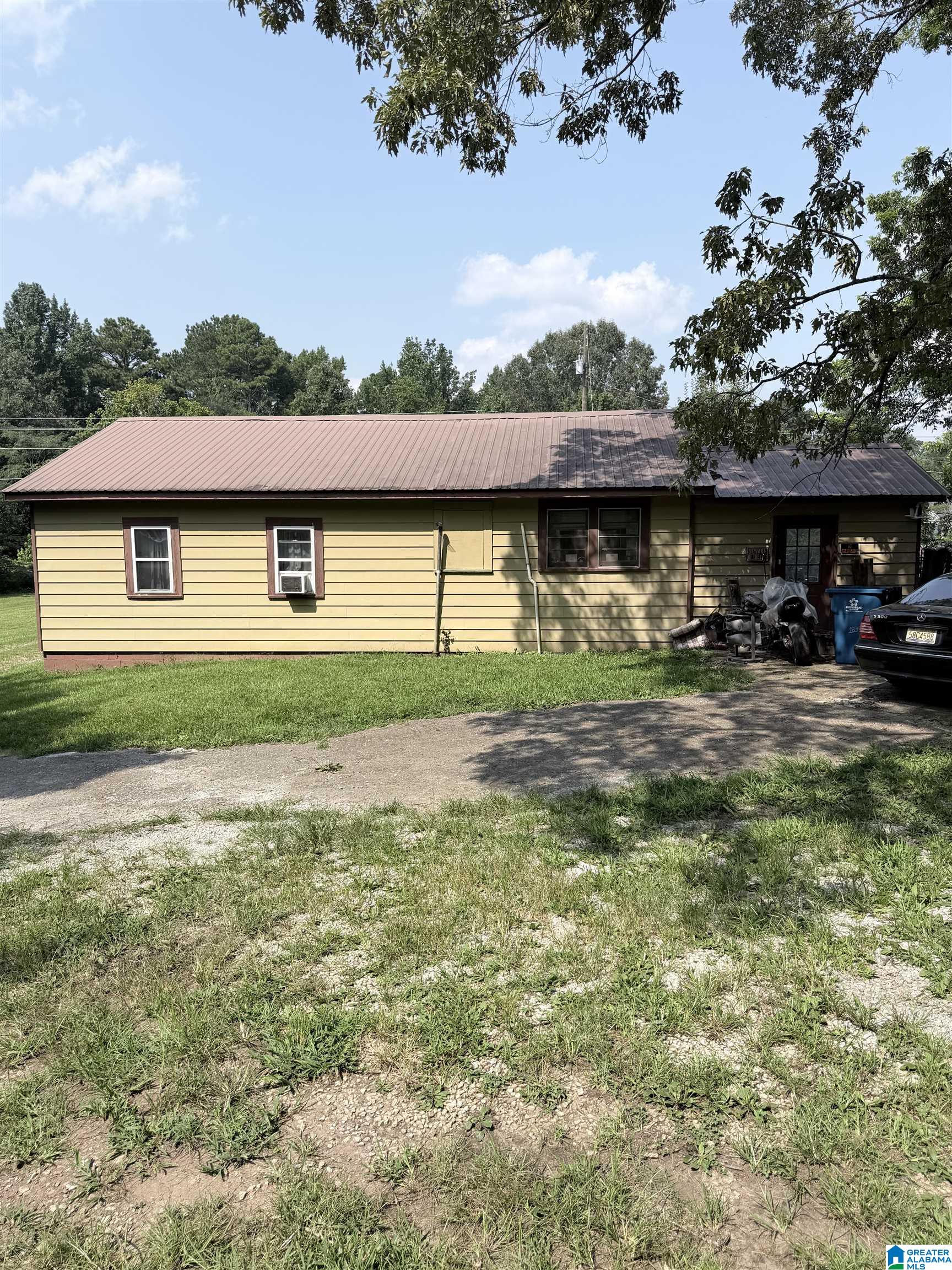 2nd image of 1835 Old Sylacauga Hwy, Sylacauga, AL 35150 | MLS# 21460828