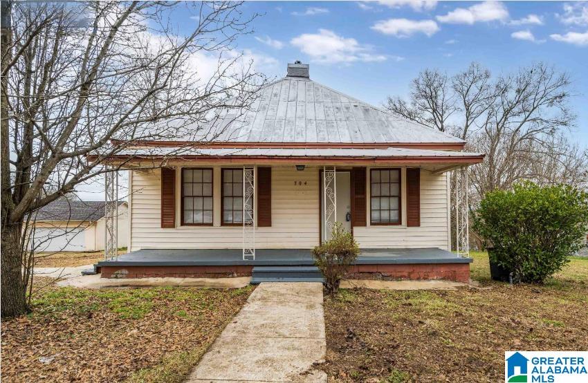 1st image of 704 Avenue I, Bessemer, AL 35020 | MLS# 21460830