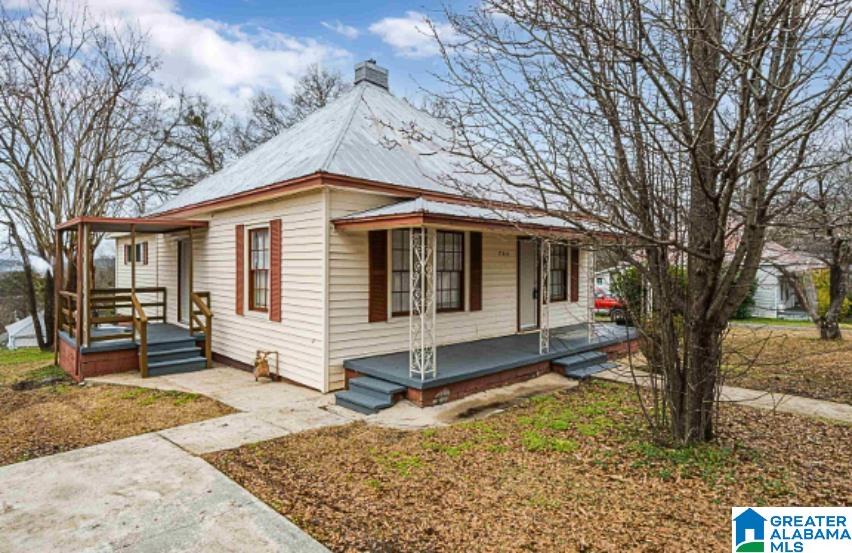 15th image of 704 Avenue I, Bessemer, AL 35020 | MLS# 21460830