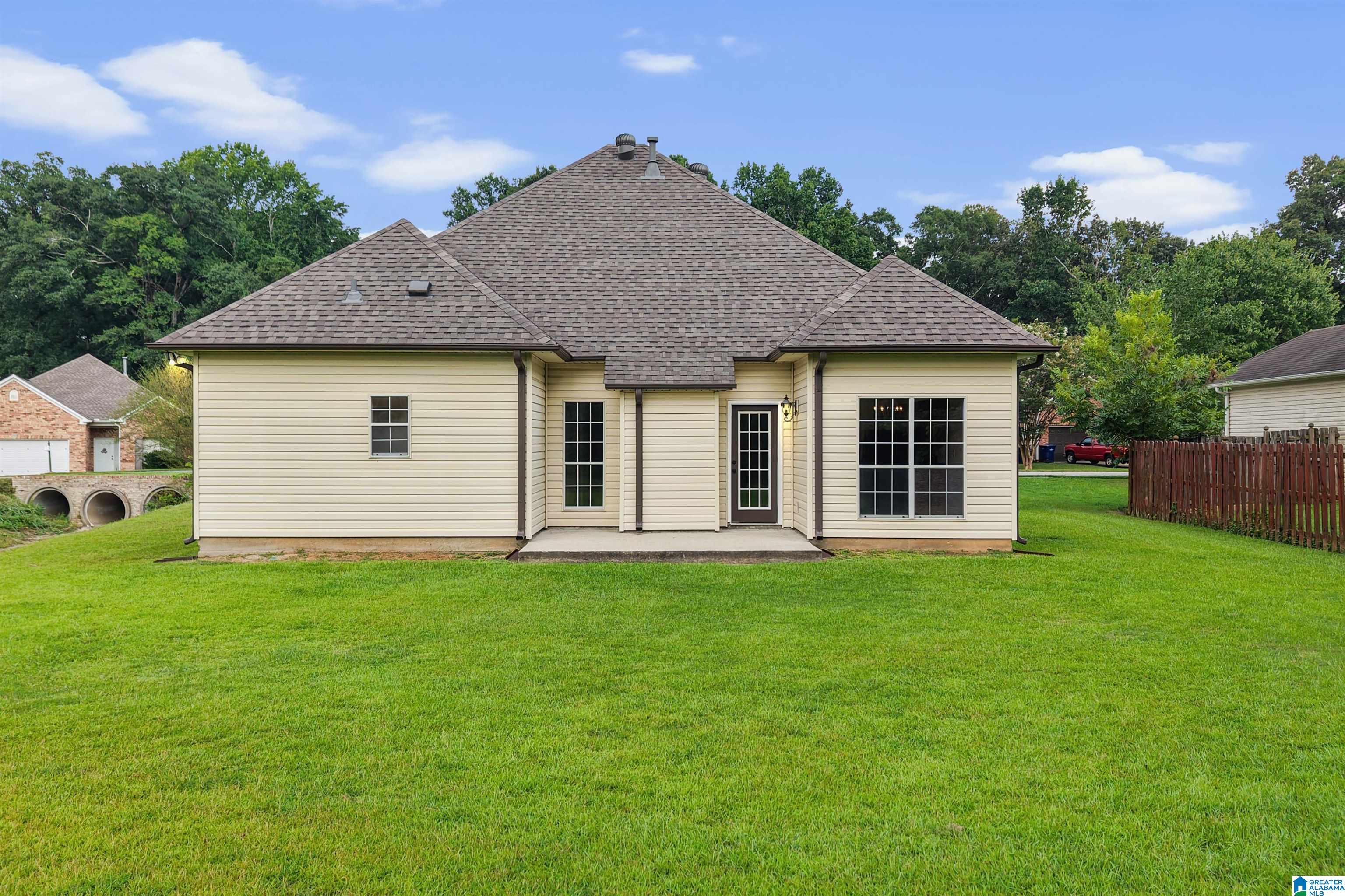 5th image of 304 Park Village Dr, Alabaster, AL 35007 | MLS# 21460831