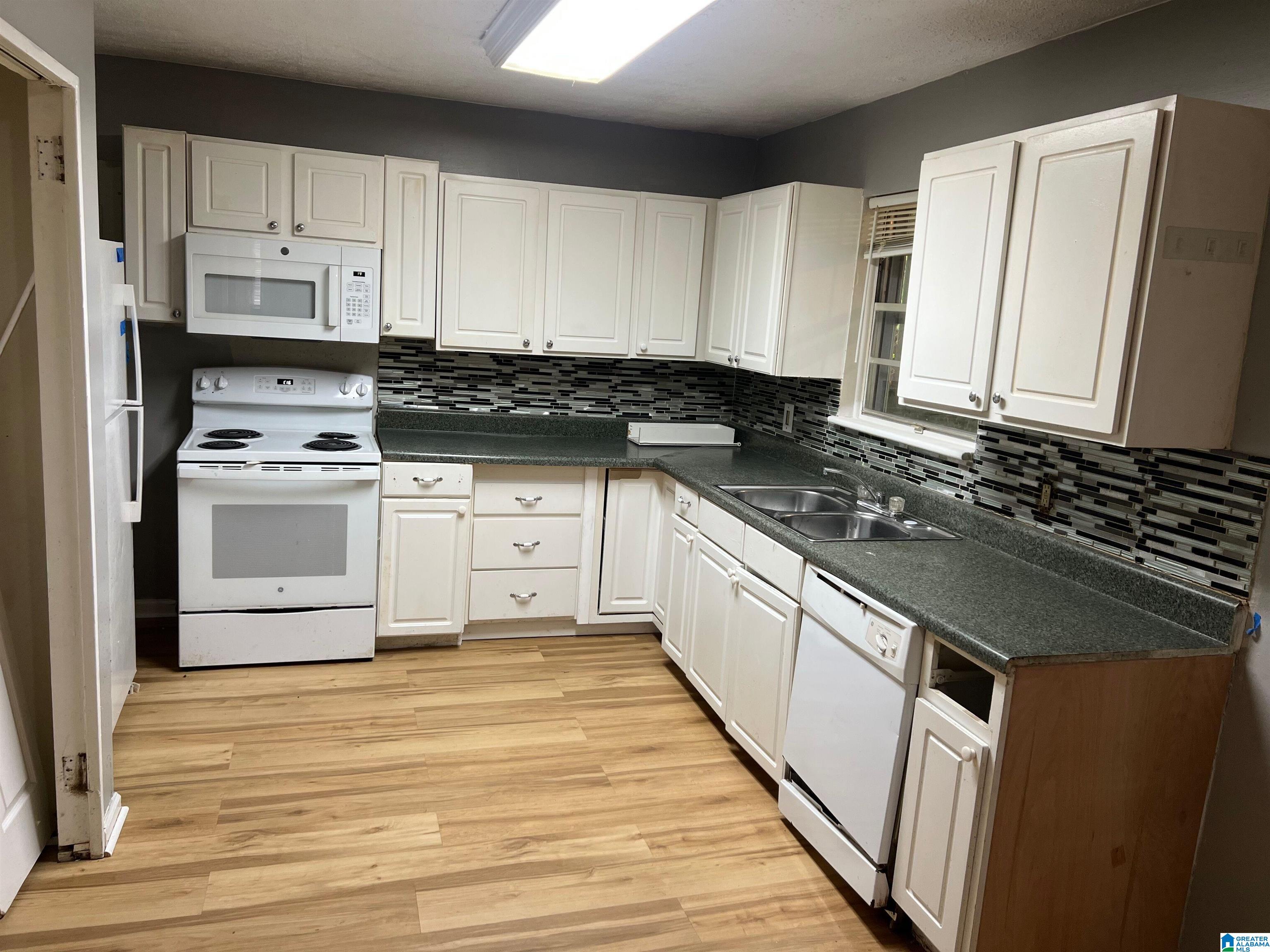 Photo 4 of Single family home for sale at 1913 Day Ave, Birmingham, AL 35217 | MLS# 21460836 | Listing updated on 2026-08-24