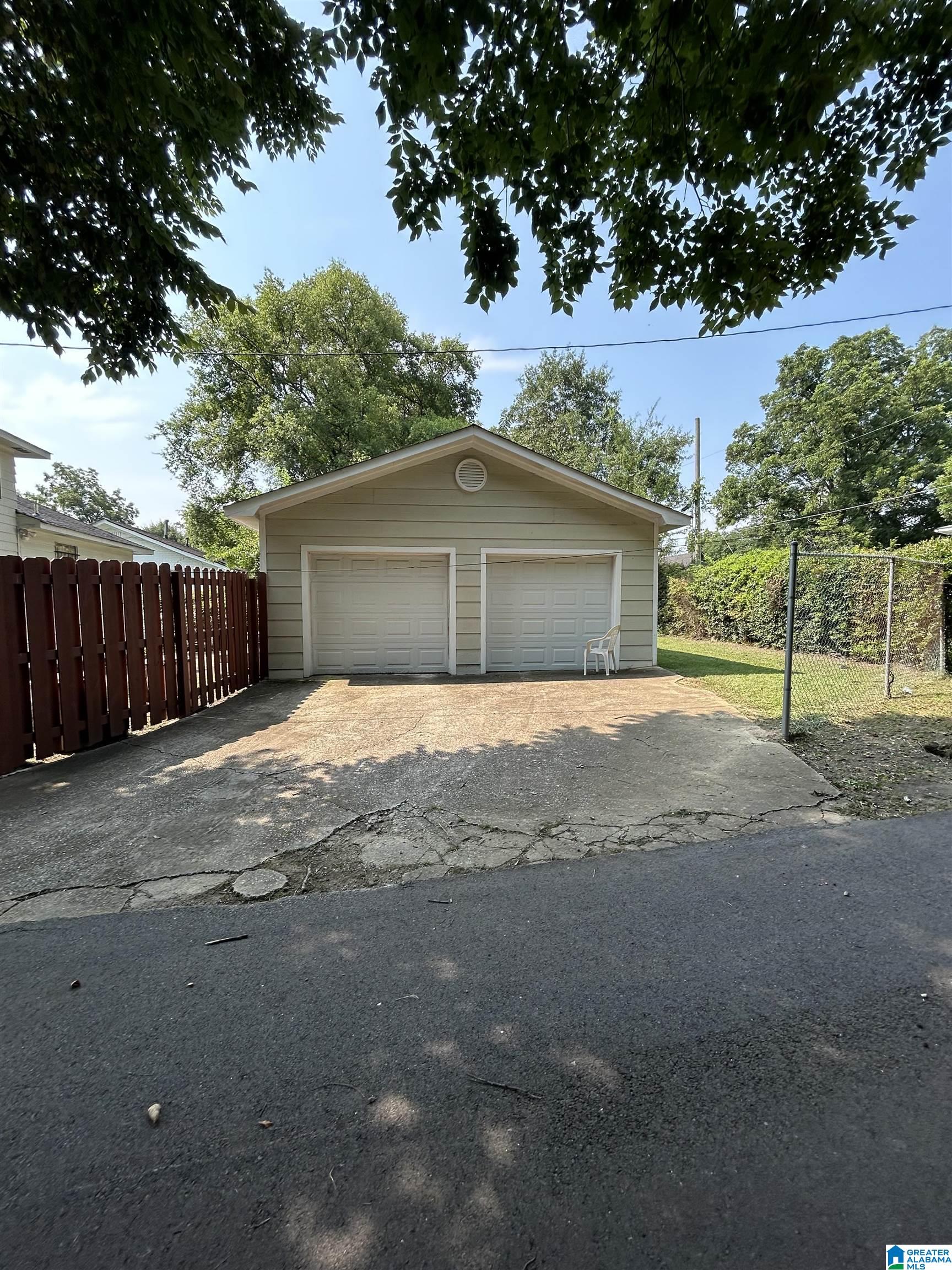 Photo 2 of Sale Pending at 600 Ave U, Birmingham, AL 35214 | MLS# 21460841 | Listing updated on 2026-09-18
