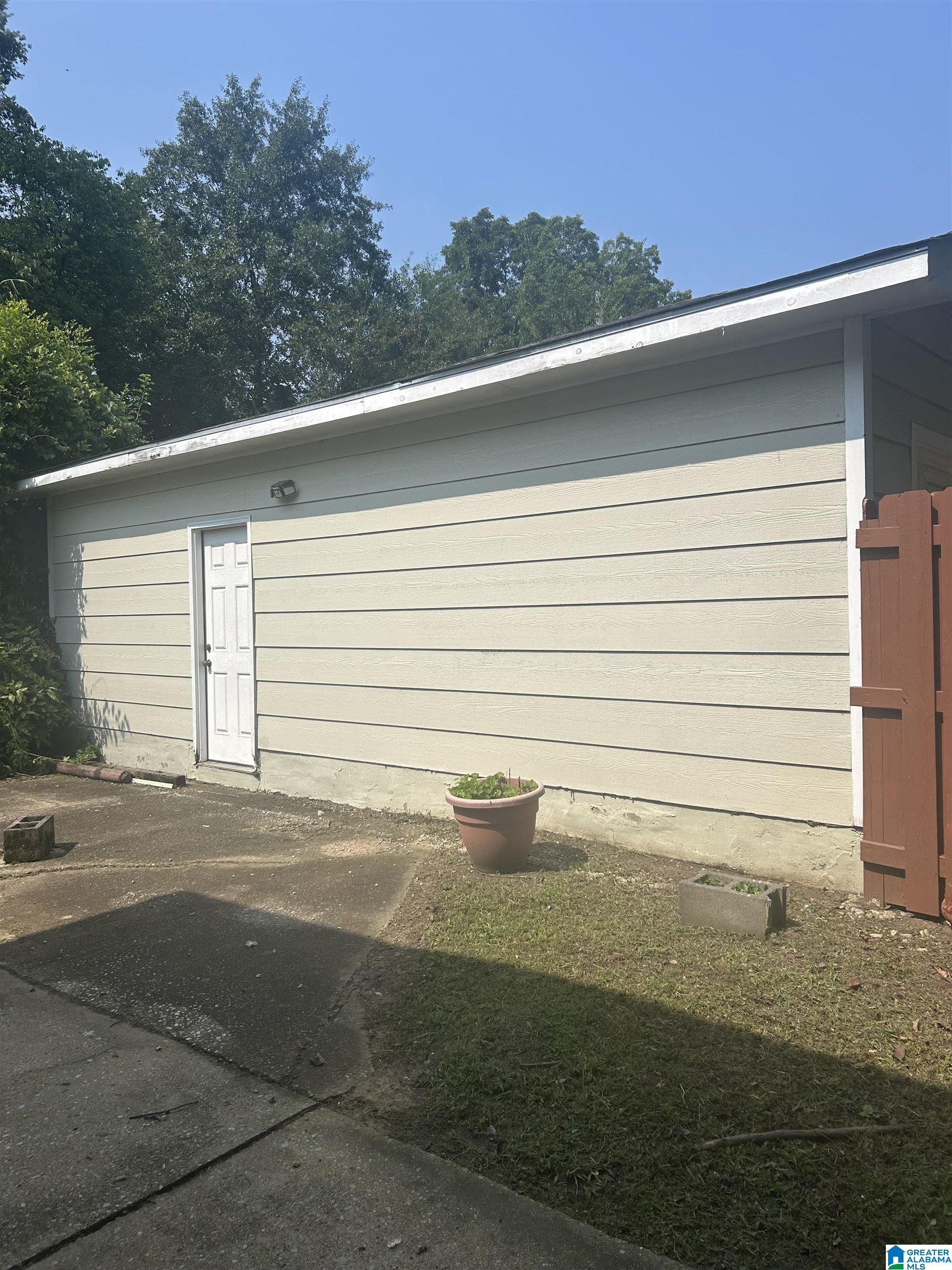 Photo 3 of Sale Pending at 600 Ave U, Birmingham, AL 35214 | MLS# 21460841 | Listing updated on 2026-09-18