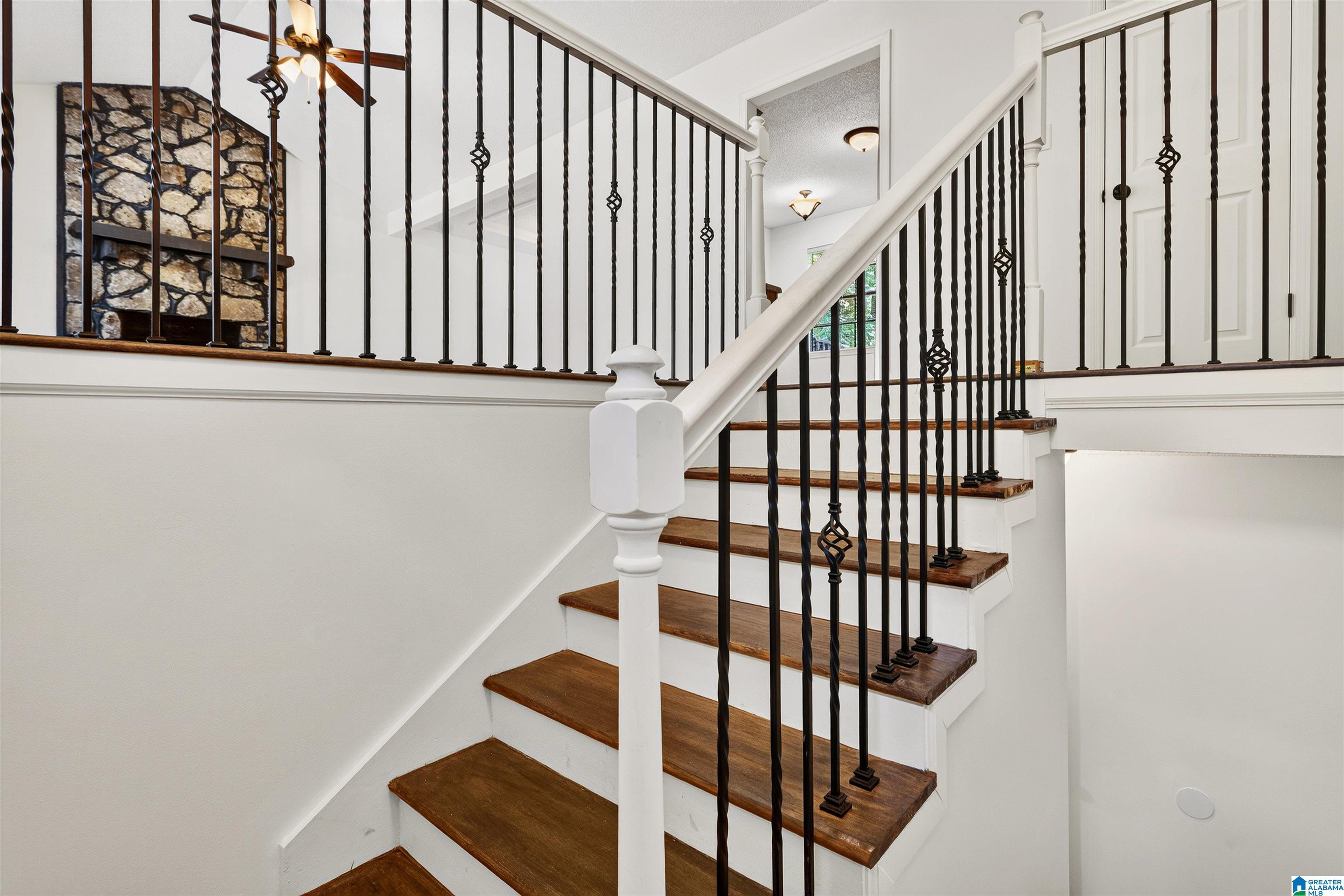 Photo 3 of Sale Pending at 213 Wind View Tr, Irondale, AL 35210 | MLS# 21460883 | Listing updated on 2026-09-01