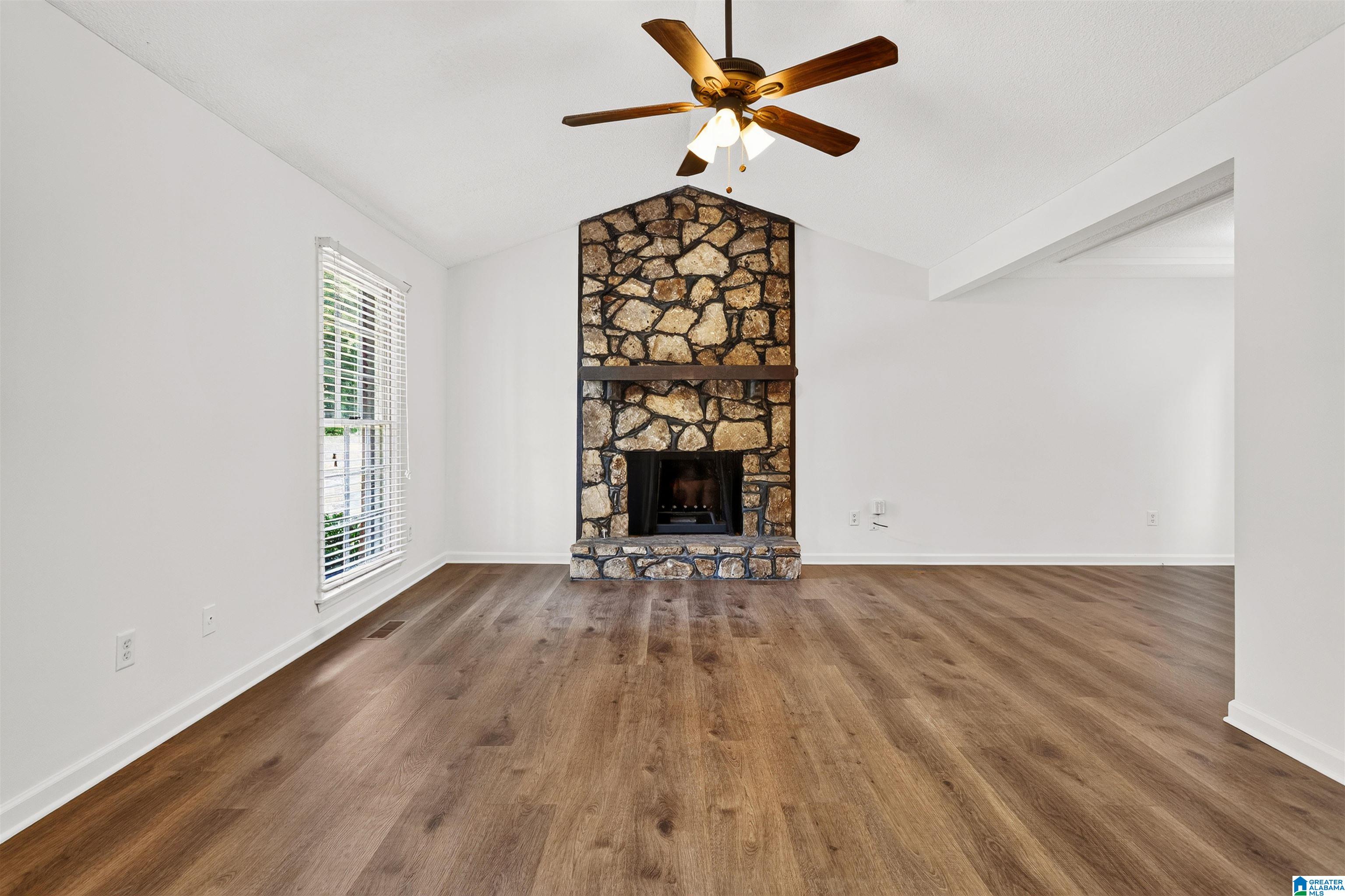 Photo 4 of Sale Pending at 213 Wind View Tr, Irondale, AL 35210 | MLS# 21460883 | Listing updated on 2026-09-01