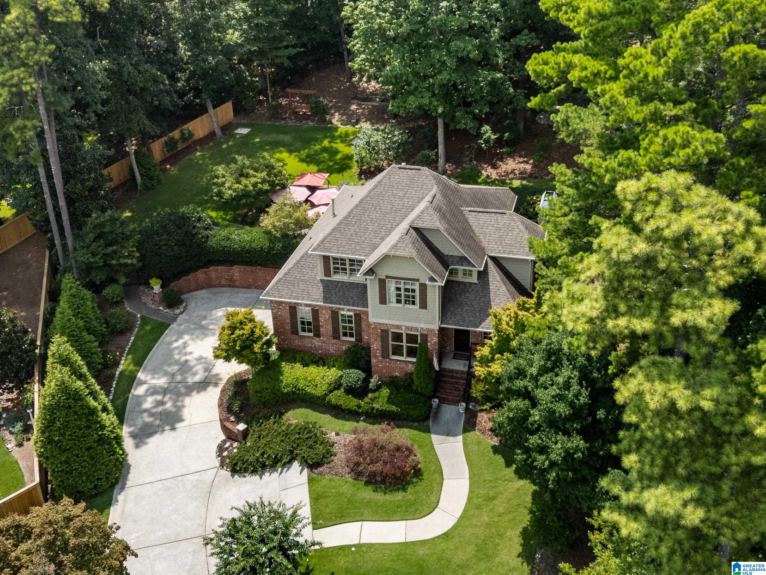 1033 SANDHURST CIRCLE