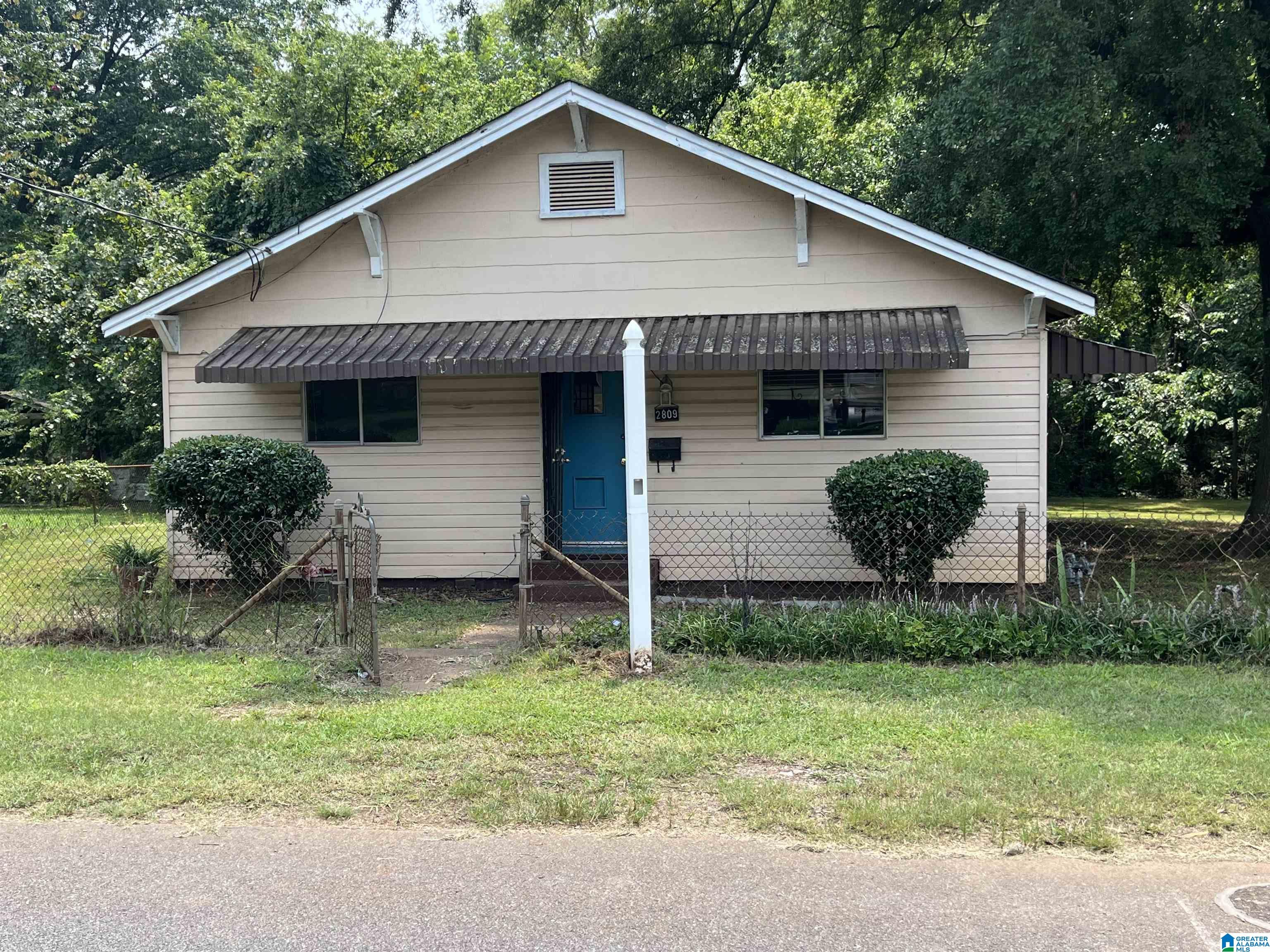 Photo 1 of Single family home for sale at 2809 Parklawn Ave Sw, Birmingham, AL 35211 | MLS# 21460944 | Listing updated on 2026-08-19
