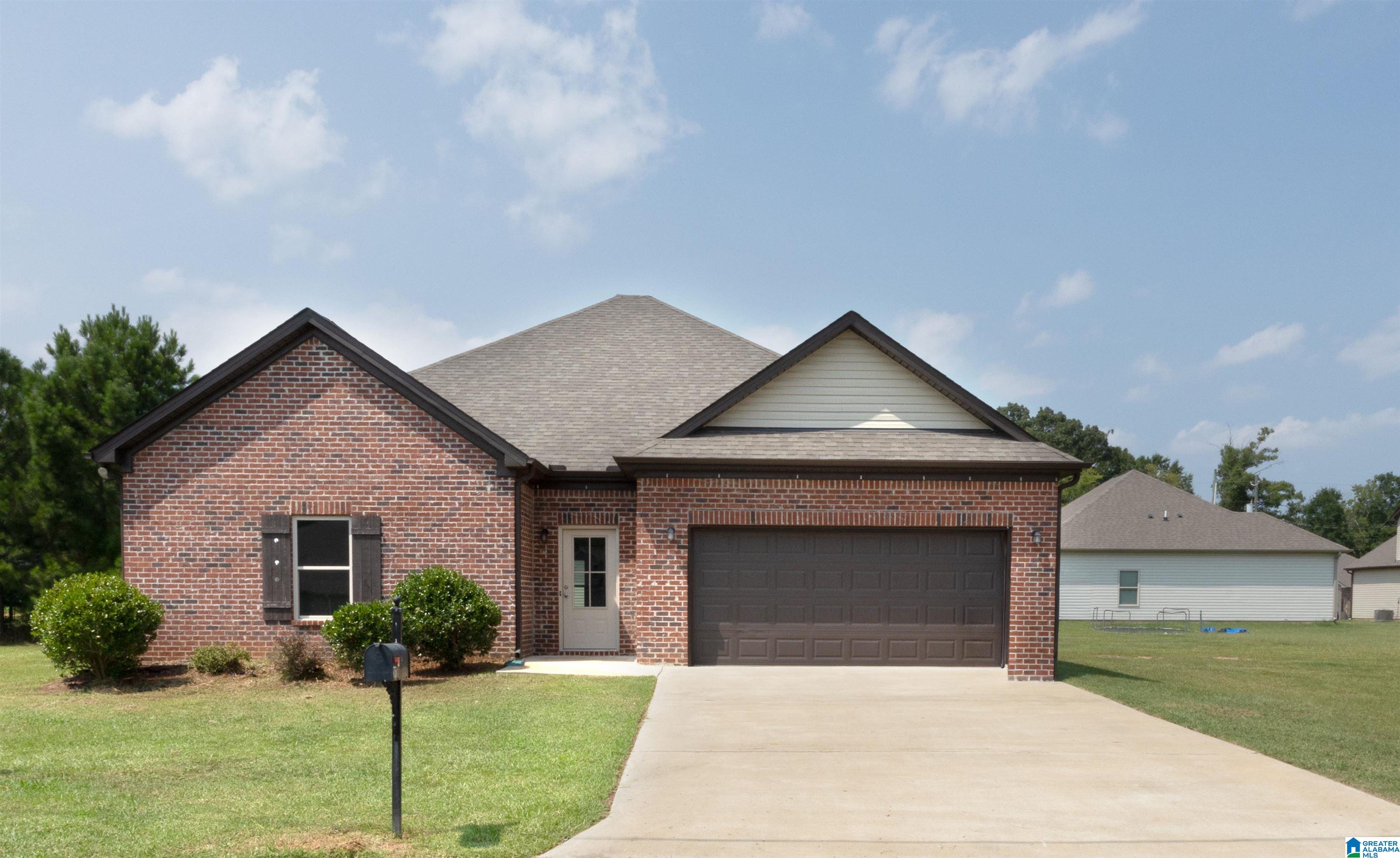 Photo 3 of Sale Pending at 75 Water Oak Dr, Lincoln, AL 35096 | MLS# 21460960 | Listing updated on 2026-08-27