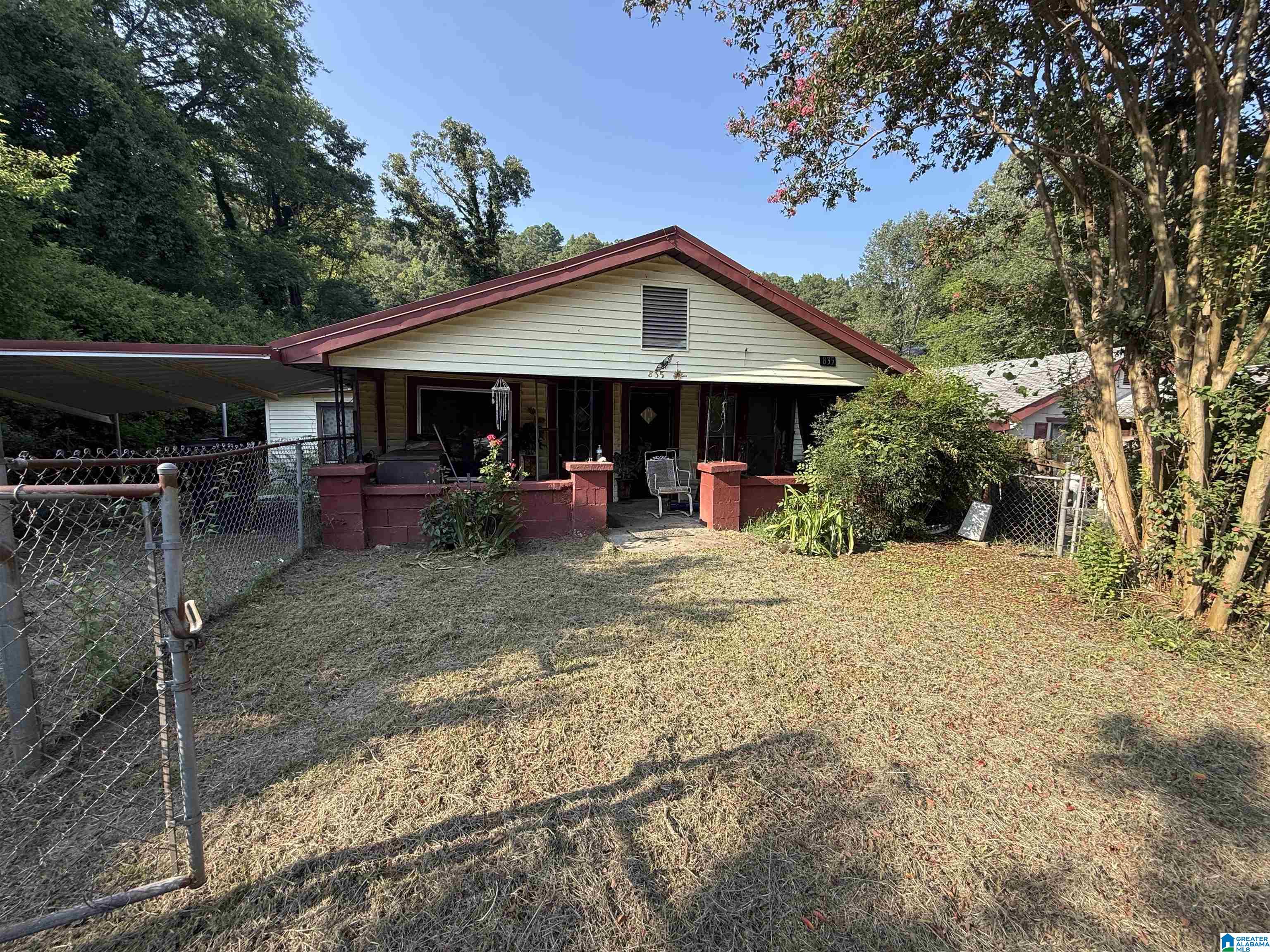 1st image of 835 Avenue F, Gadsden, AL 35901 | MLS# 21461008