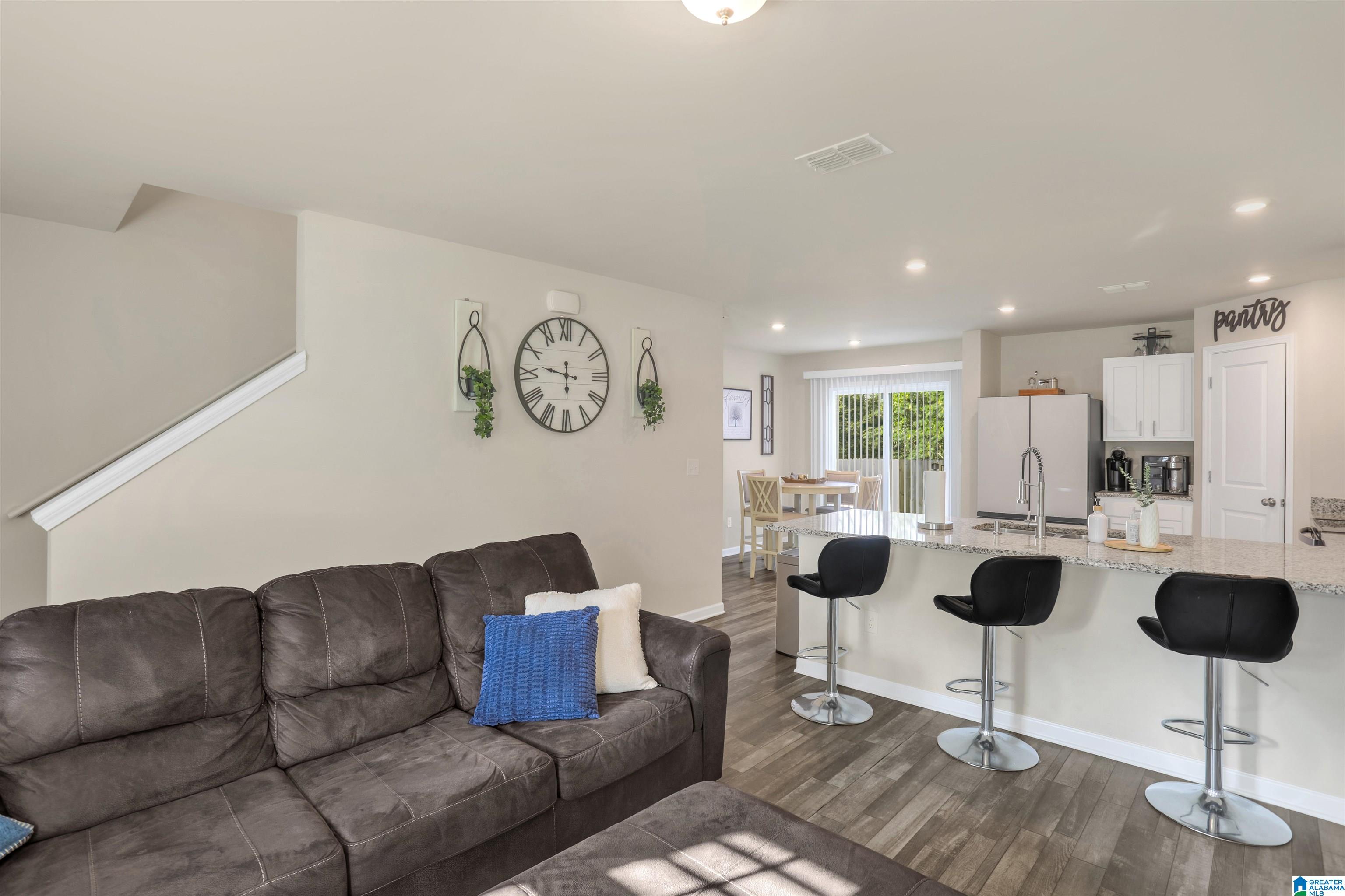 Photo 3 of Sale Pending at 1527 Hollins Dr, Birmingham, AL 35214 | MLS# 21461046 | Listing updated on 2026-09-15