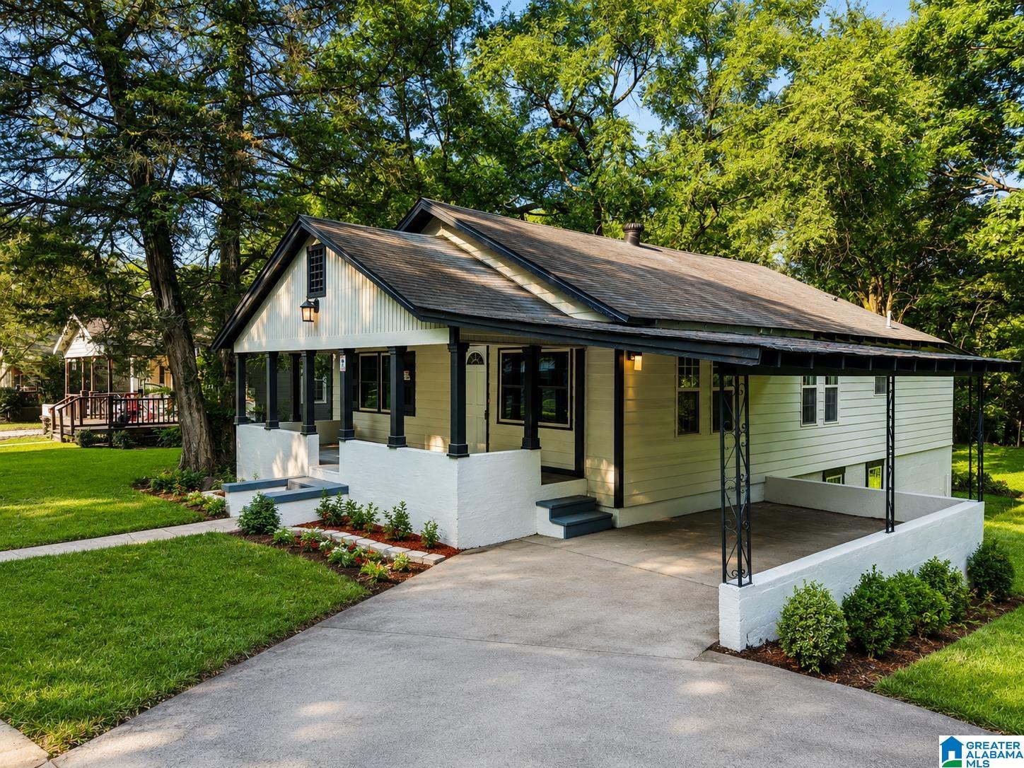 1st image of 1824 Lane Dr, Leeds, AL 35094 | MLS# 21461049