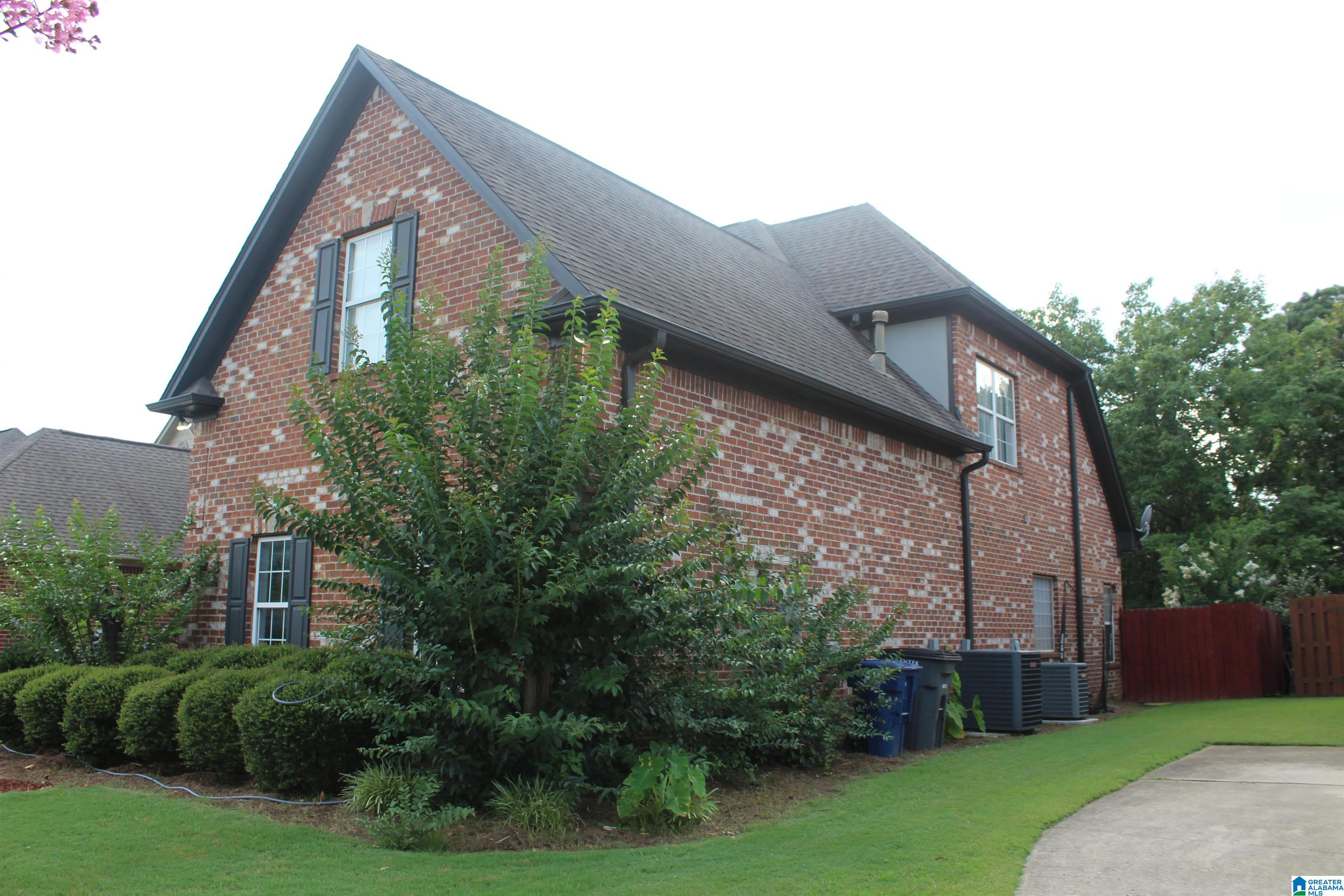 Photo 3 of Single family home for sale at 8722 Highlands Dr, Trussville, AL 35173 | MLS# 21461052 | Listing updated on 2026-09-14