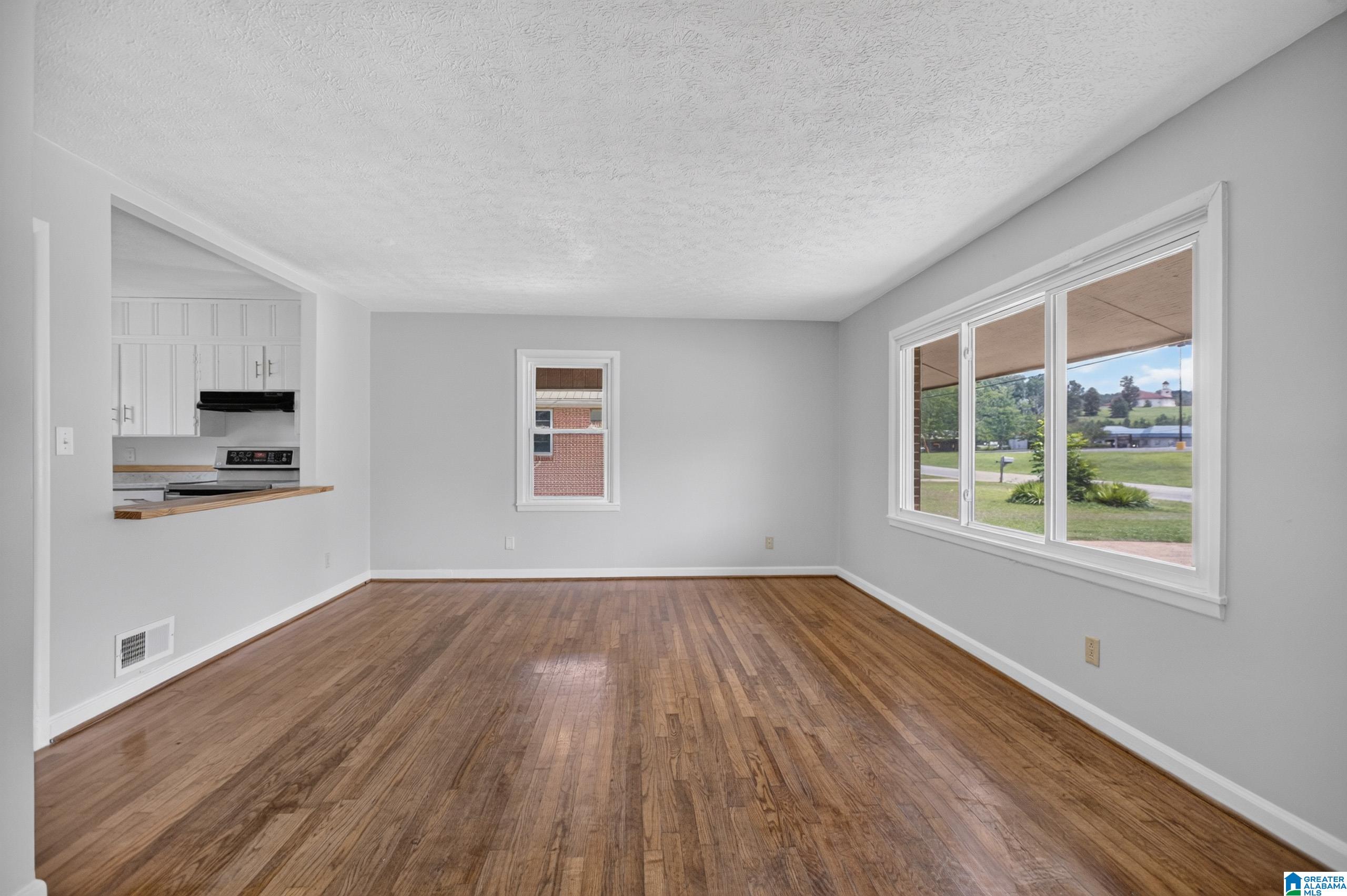 5th image of 325 Glade Road E, Anniston, AL 36206 | MLS# 21461101