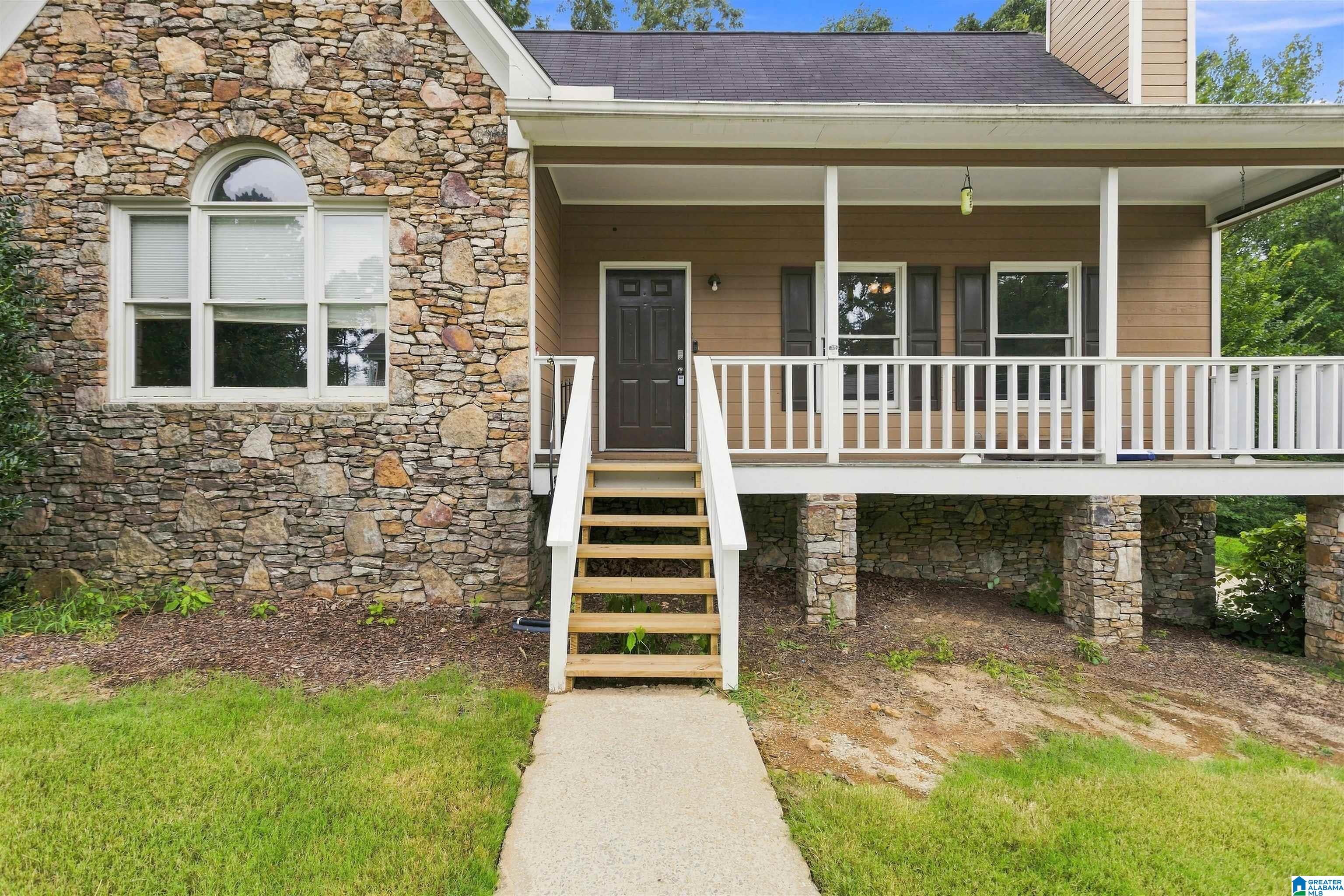 2nd image of 846 Honeysuckle Dr, Fultondale, AL 35068 | MLS# 21461107
