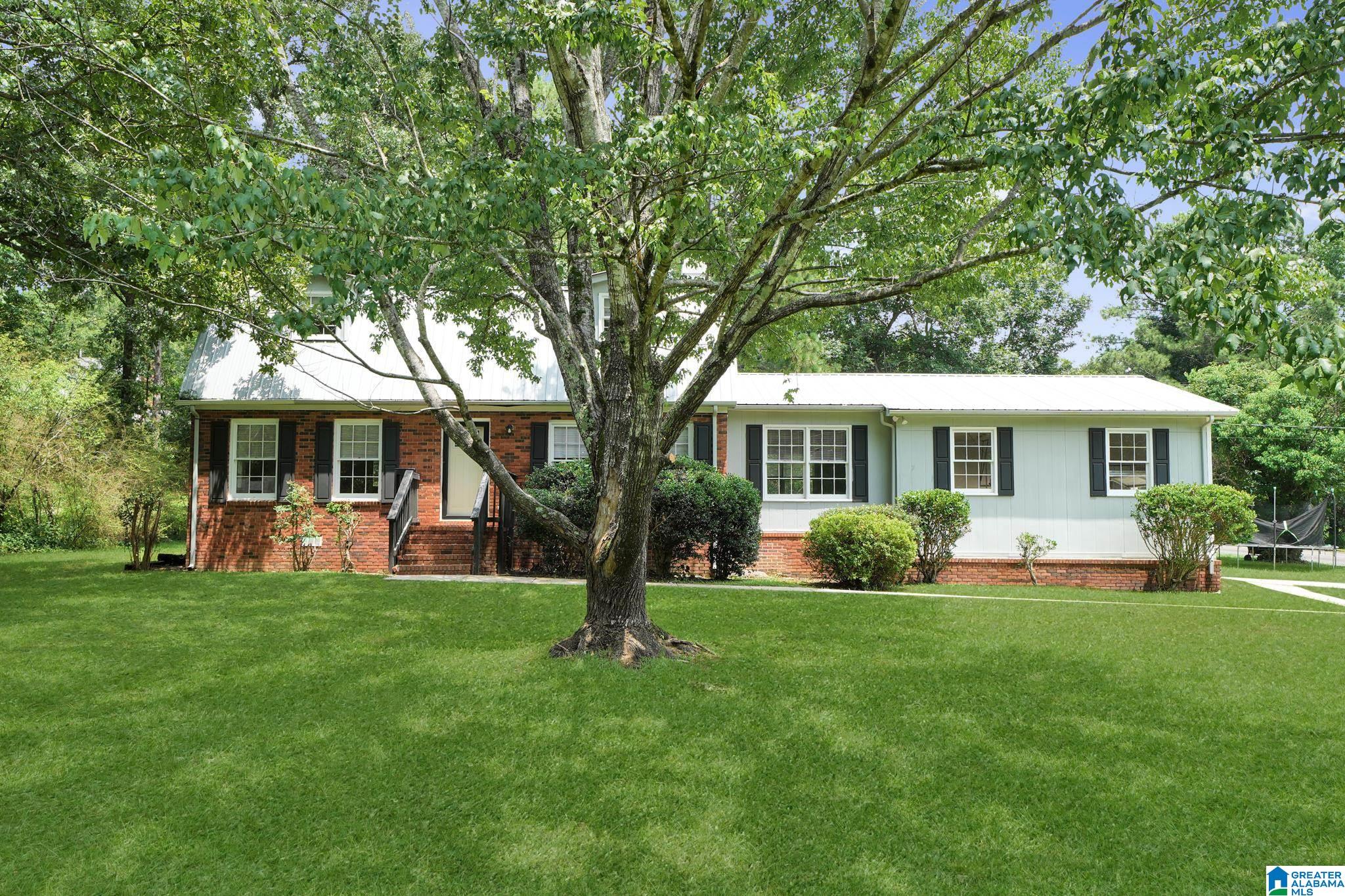 Photo 2 of Single family home for sale at 919 Creek Trl, Anniston, AL 36206 | MLS# 21461152 | Listing updated on 2026-08-25