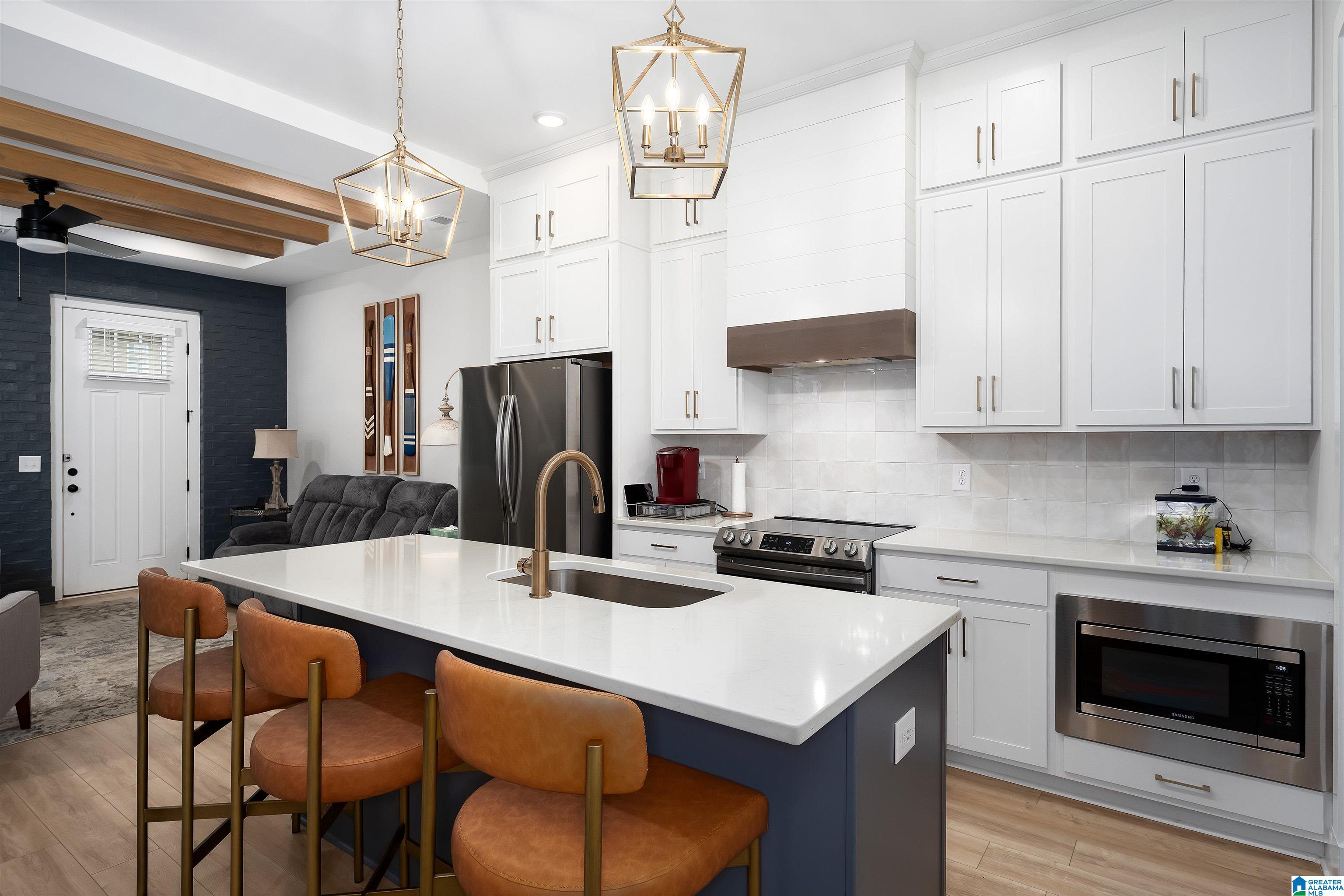 Photo 1 of Townhouse for sale at 1104 Windsor Sq, Birmingham, AL 35242 | MLS# 21461164 | Listing updated on 2026-10-21
