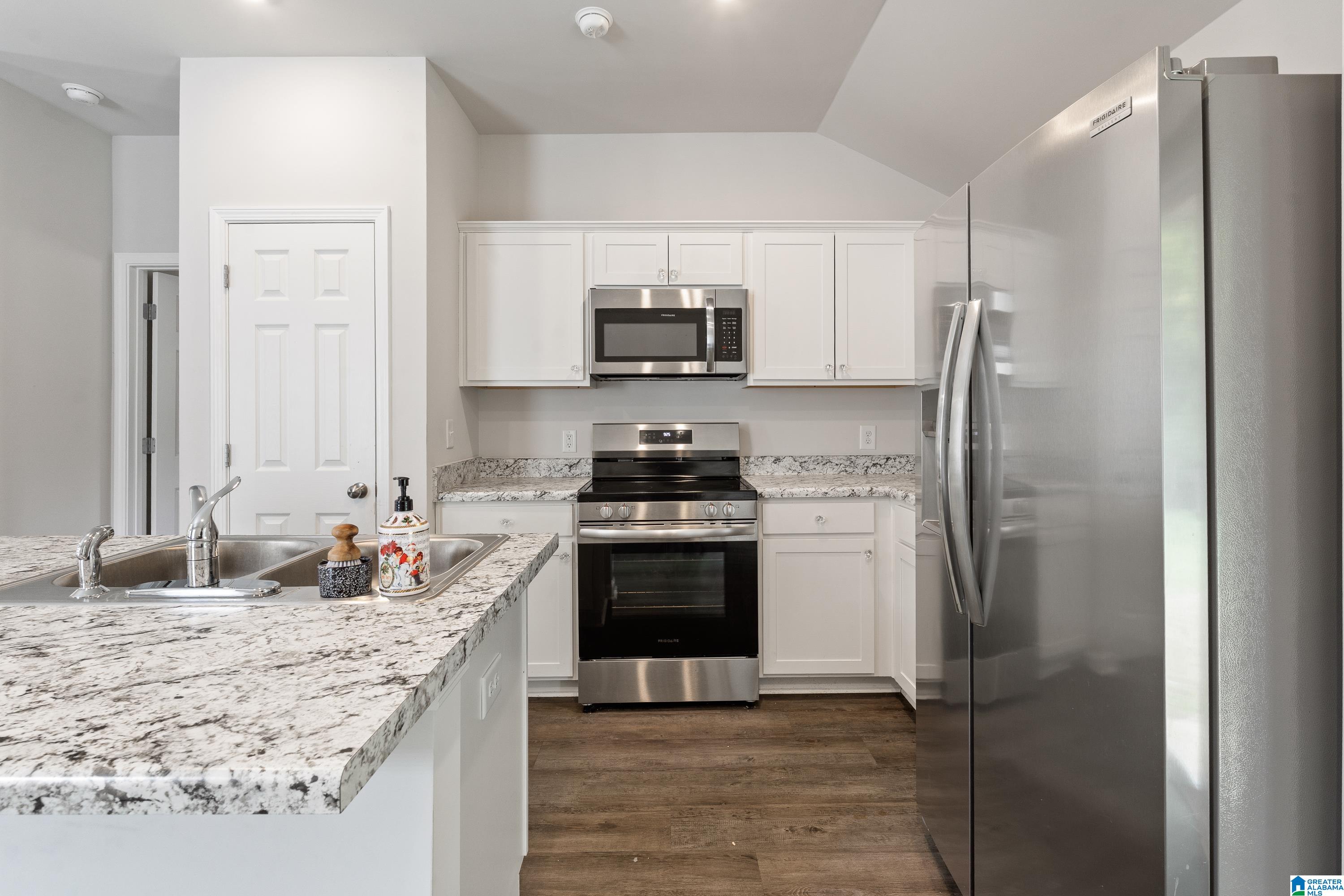 Photo 2 of Single family home for sale at 84 Jonathan Dr, Odenville, AL 35120 | MLS# 21461239 | Listing updated on 2026-09-08