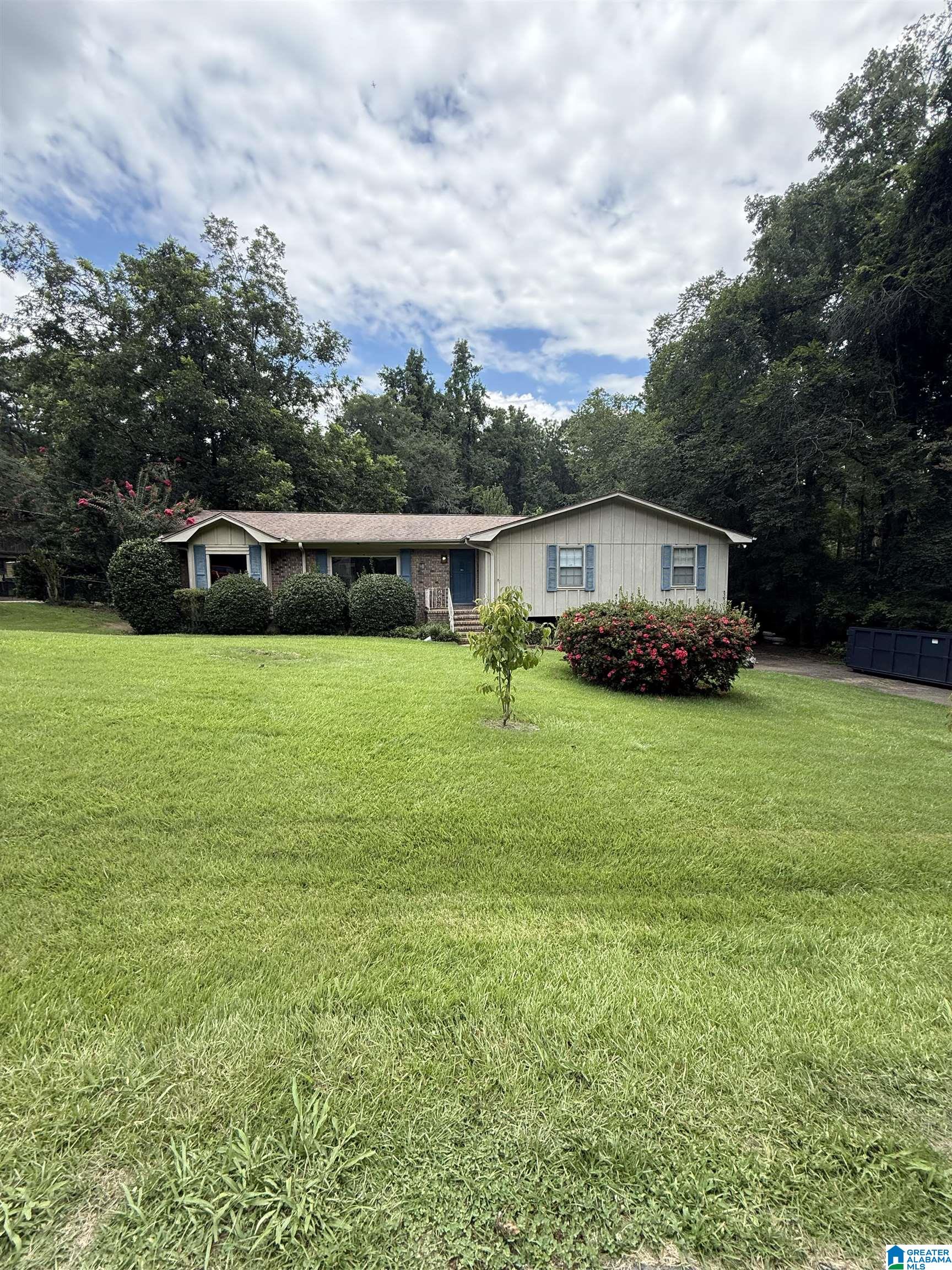 2nd image of 204 Laurel Dr, Gardendale, AL 35071 | MLS# 21461255