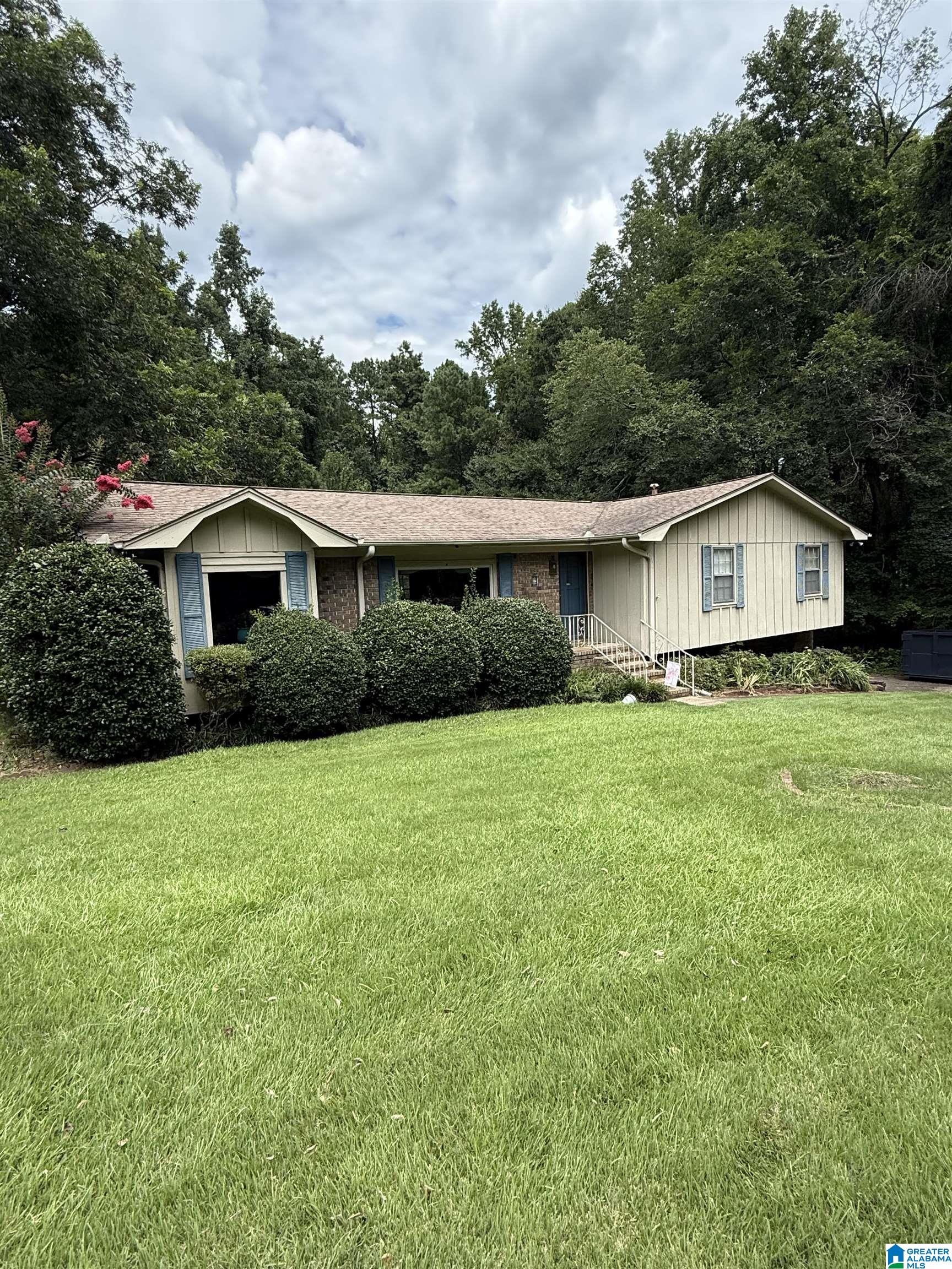 3rd image of 204 Laurel Dr, Gardendale, AL 35071 | MLS# 21461255