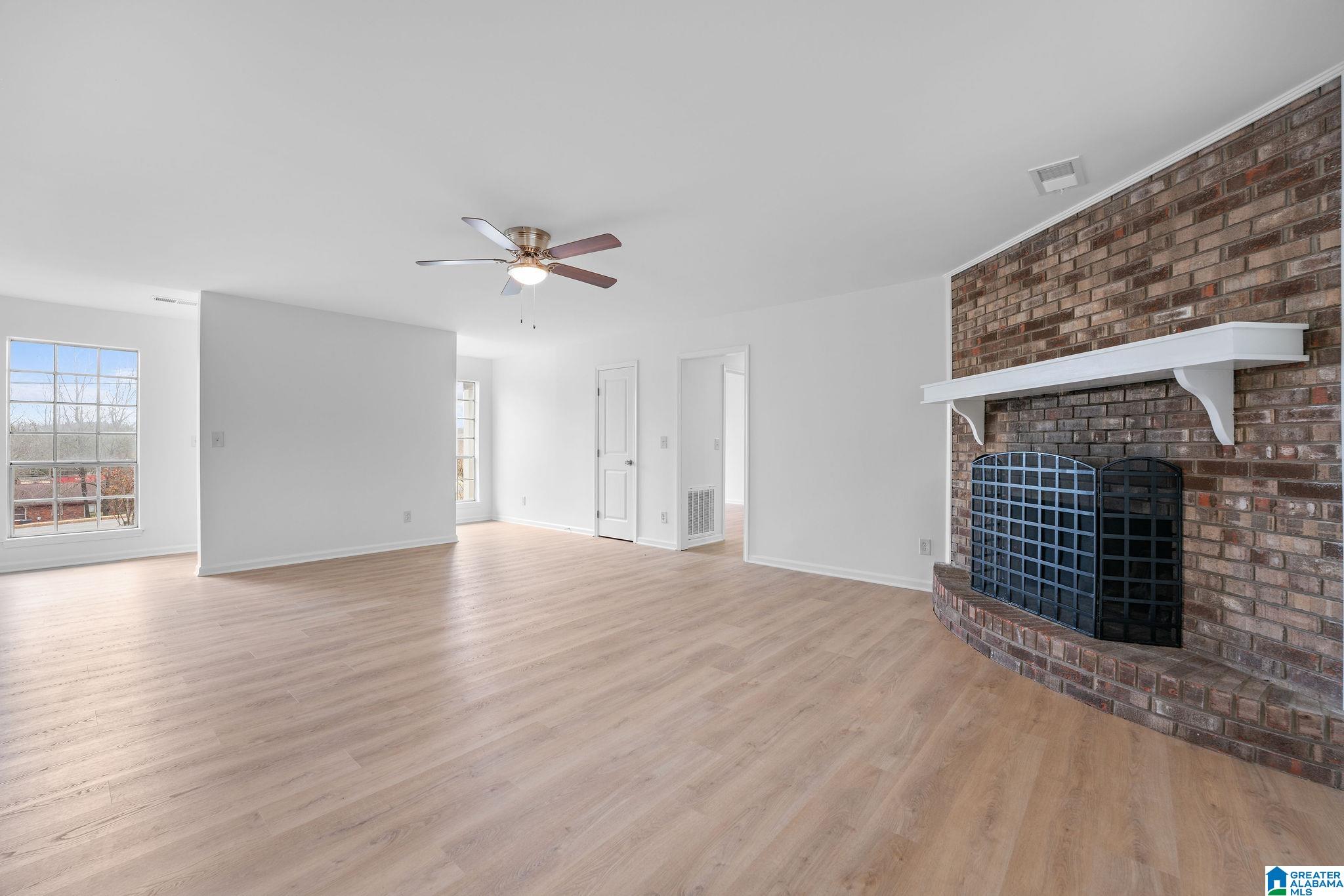Photo 3 of Single family home for sale at 222 29th Avenue, Tuscaloosa, AL 35404 | MLS# 21461405 | Listing updated on 2026-09-04