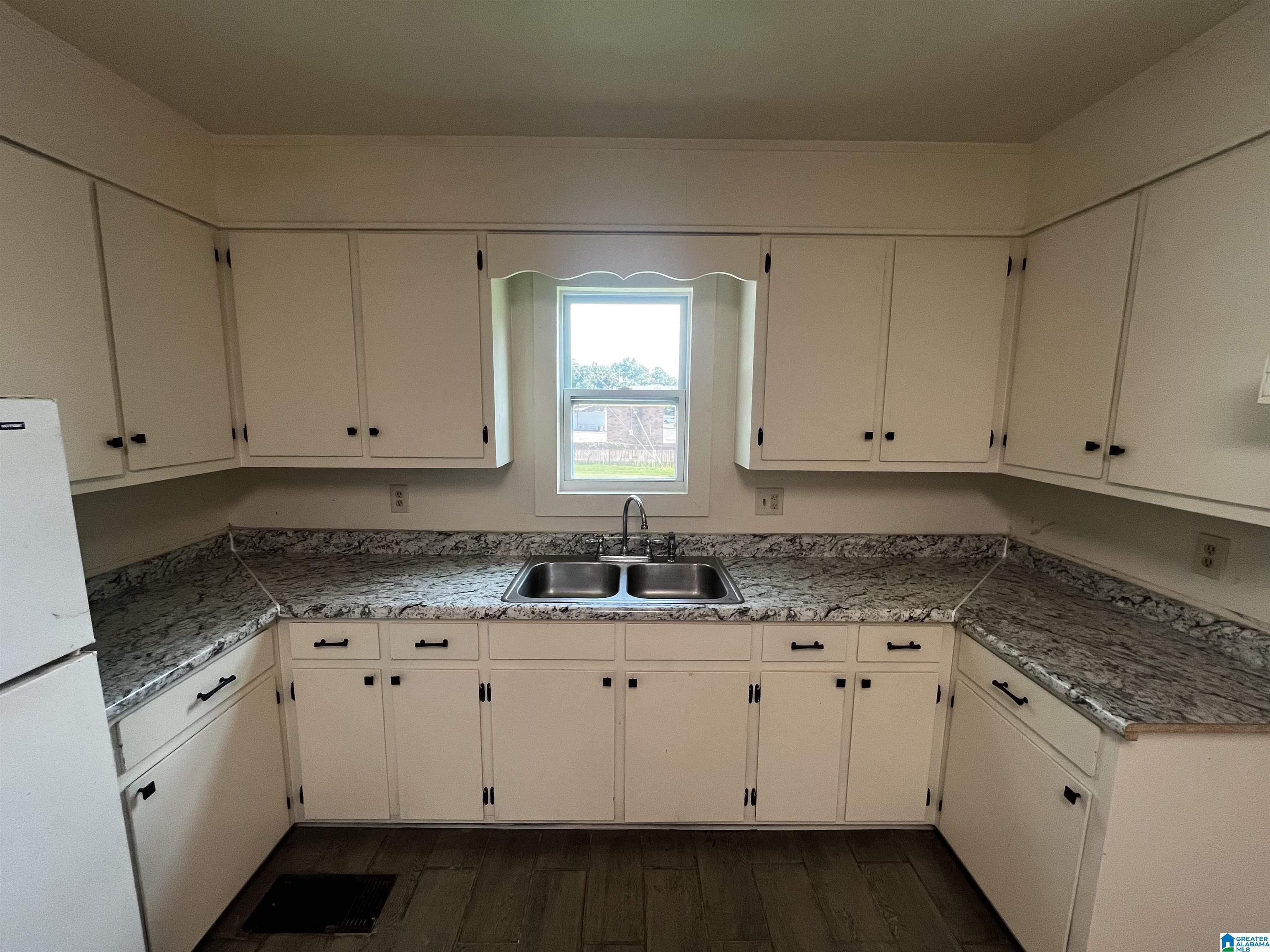 Photo 4 of Single family home for sale at 2427 Kicker Rd, Tuscaloosa, AL 35404 | MLS# 21461414 | Listing updated on 2026-09-04